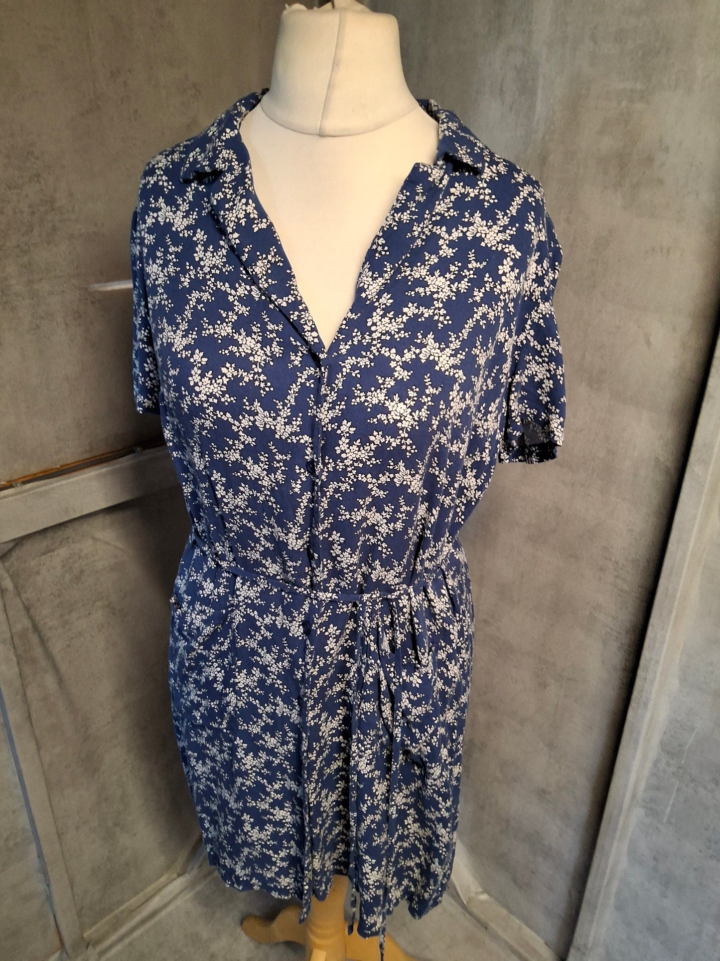 French Connection Blue Floral Shirt Dress β Size M (UK Size 10/12) β Mini Viscose Style