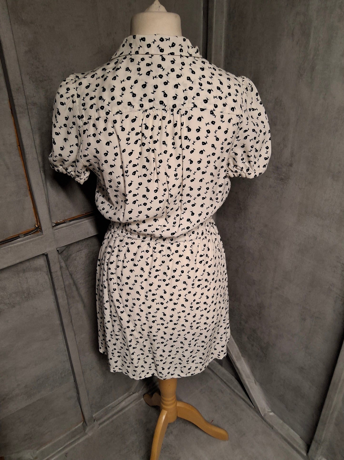 Topshop Floral Mini Shirt Dress – Size 12 – White & Black – 100% Viscose