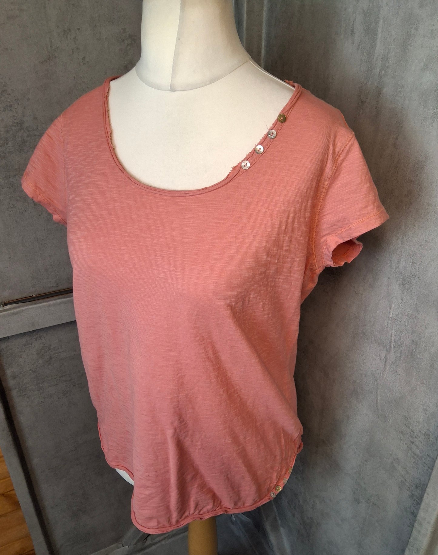 Laura Ashley Coral Pink Cotton T-Shirt – Size 18 Fray Detail Scoop Neck