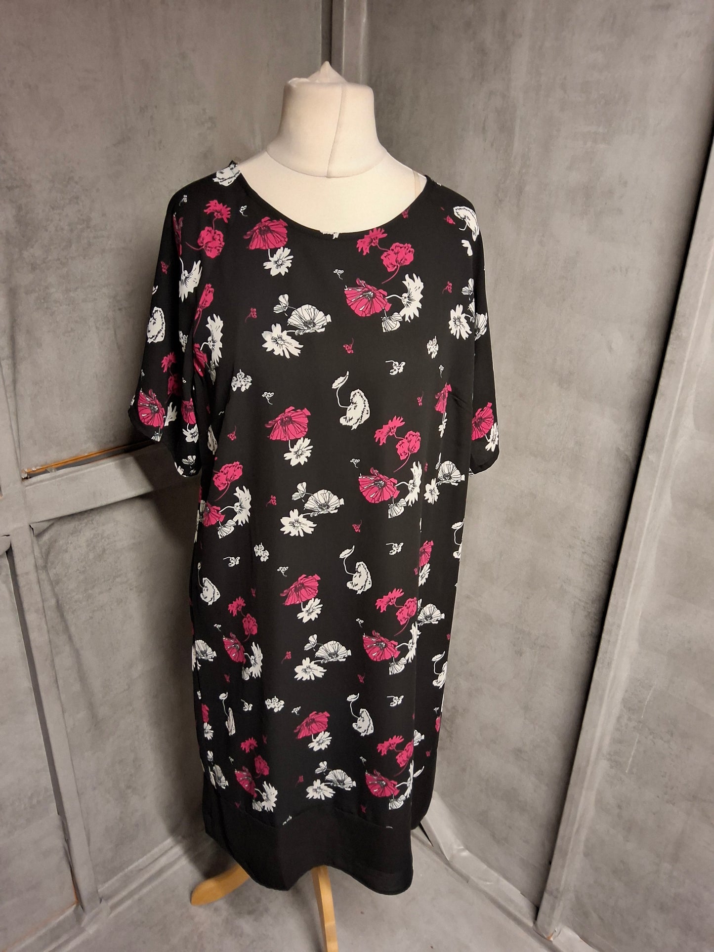 Damart Black & Pink Floral A-Line Dress – Size 16 – Effortless Everyday Style