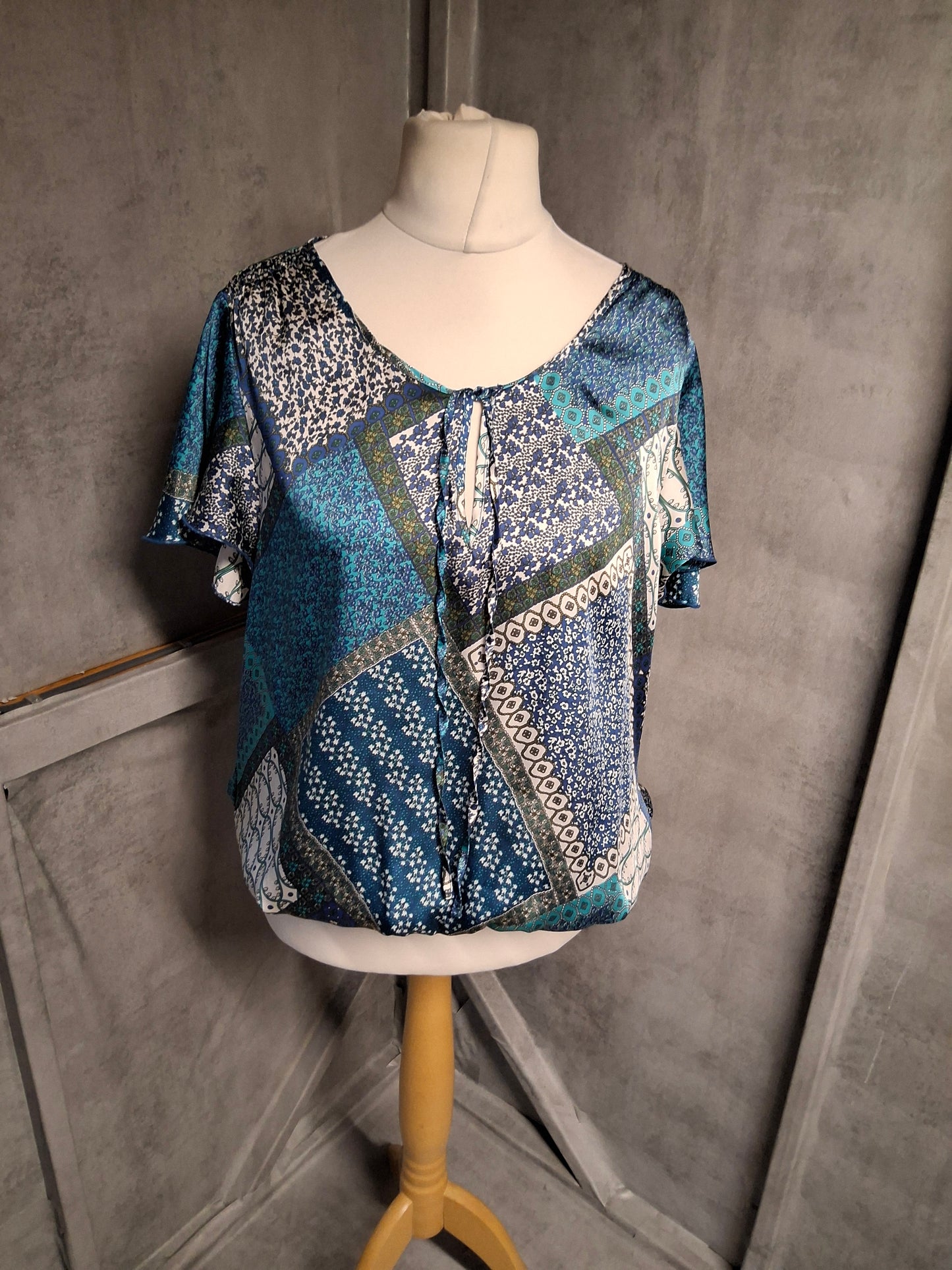 Wallis Blue Boho Patchwork Tie-Neck Top – Floaty & Flattering – Size L (UK 14/16)