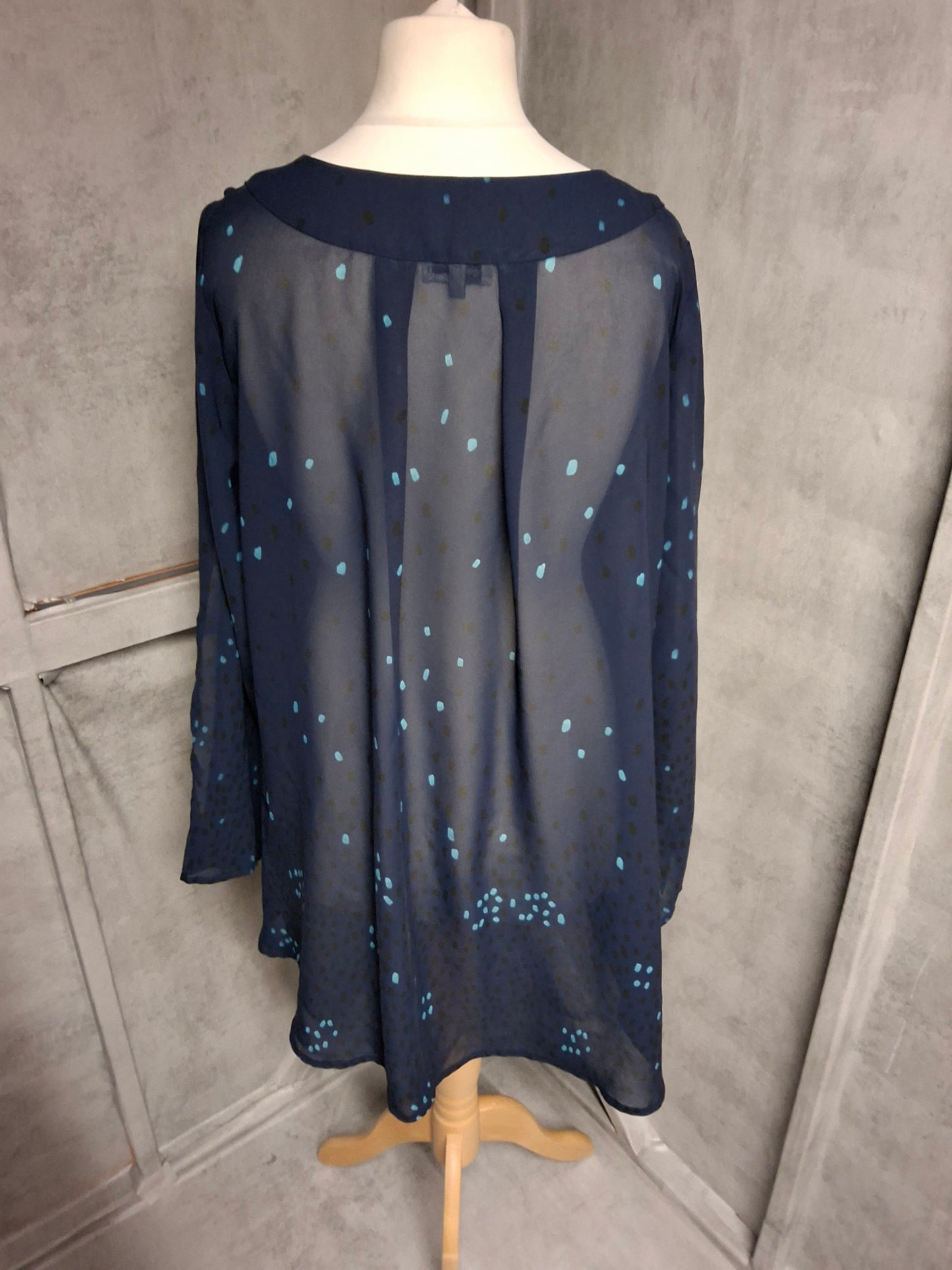 Navy Sheer Long Sleeve Tunic Top – Rogers & Rogers – Size 18