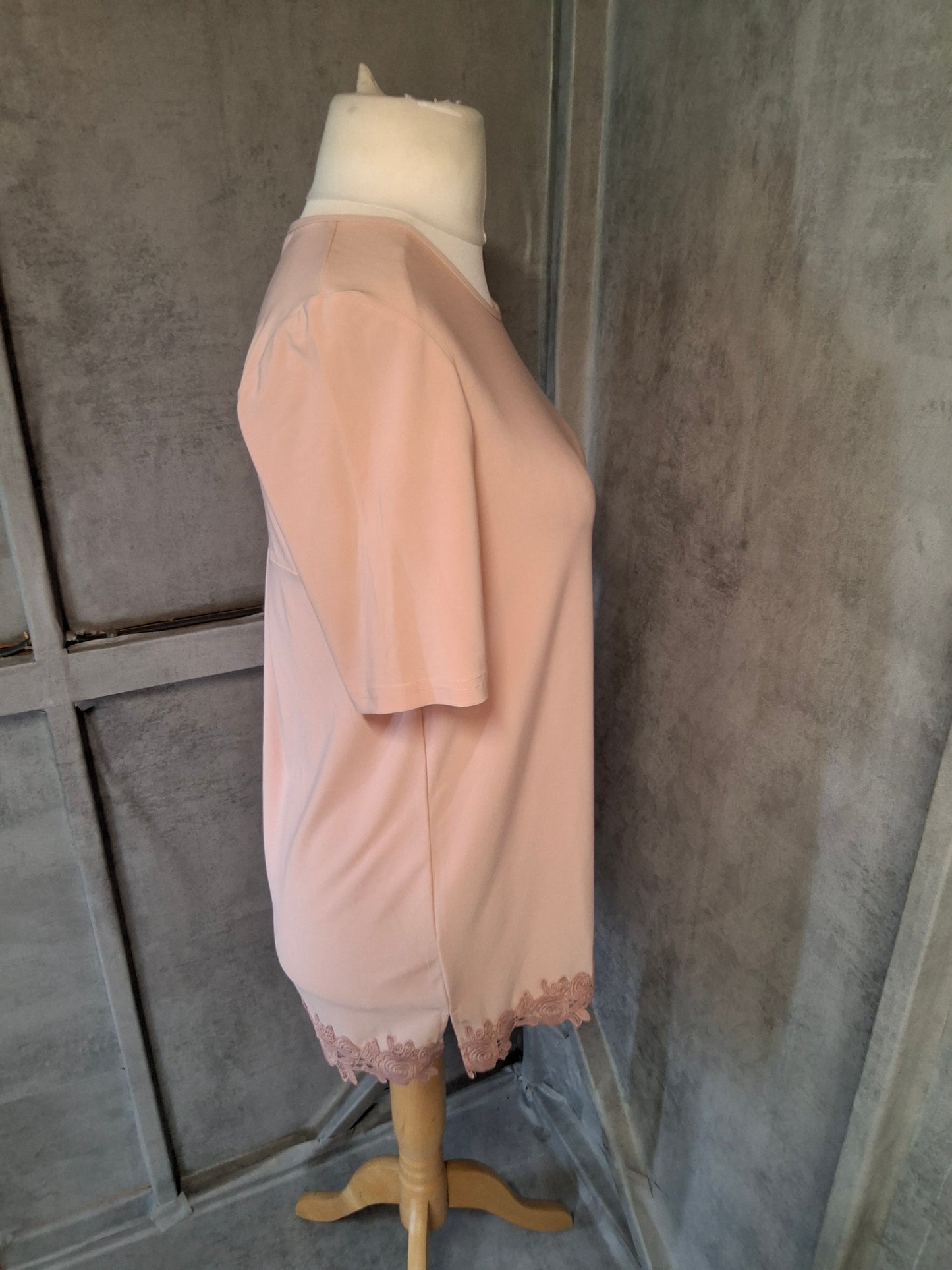 Nina Leonard Dusky Pink Lace Hem Mini Dress / Long Top – Size S (UK size 10/12)
