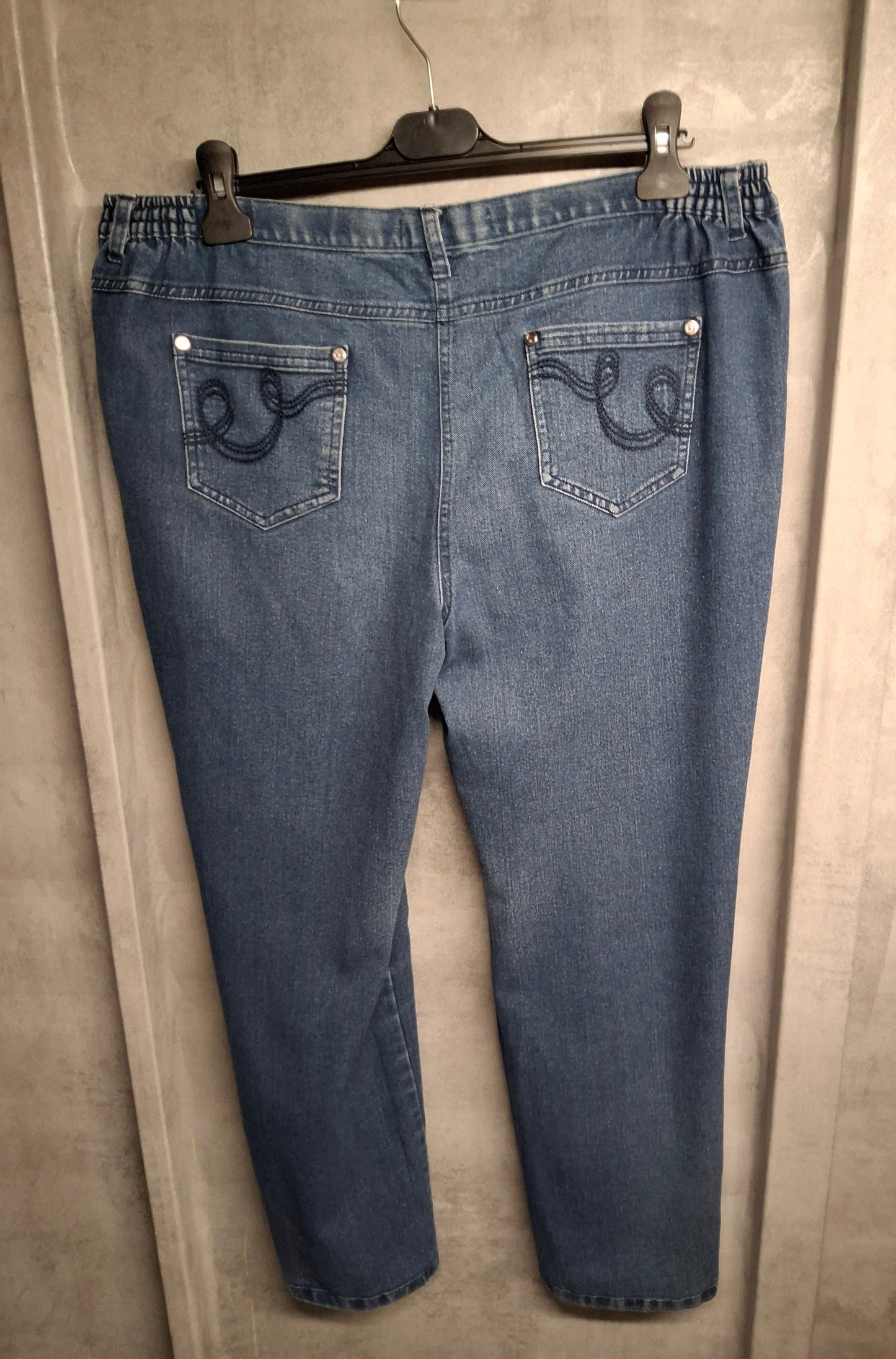 Country Rose Size 16 High-Waisted Straight Leg Jeans – Everyday Denim with Stretch Comfort