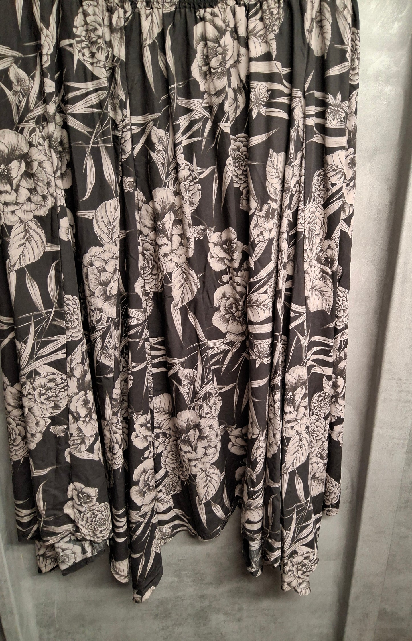Thought Grey & White Floral Asymmetrical Midi Skirt – Size 18, 100% Lyocell, Elastic Back