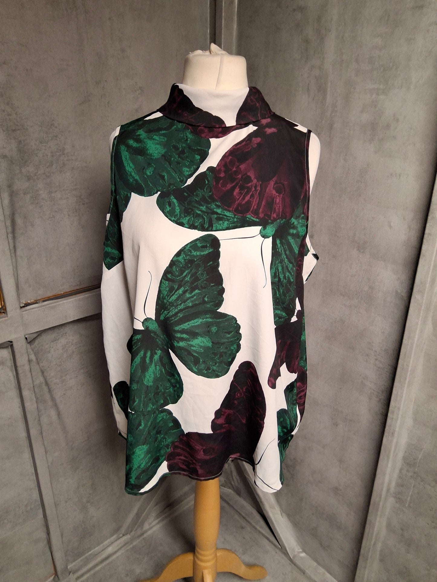 Next Size 18 Sleeveless Butterfly Print Top β High Neck & Zip Back β White, Green & Purple