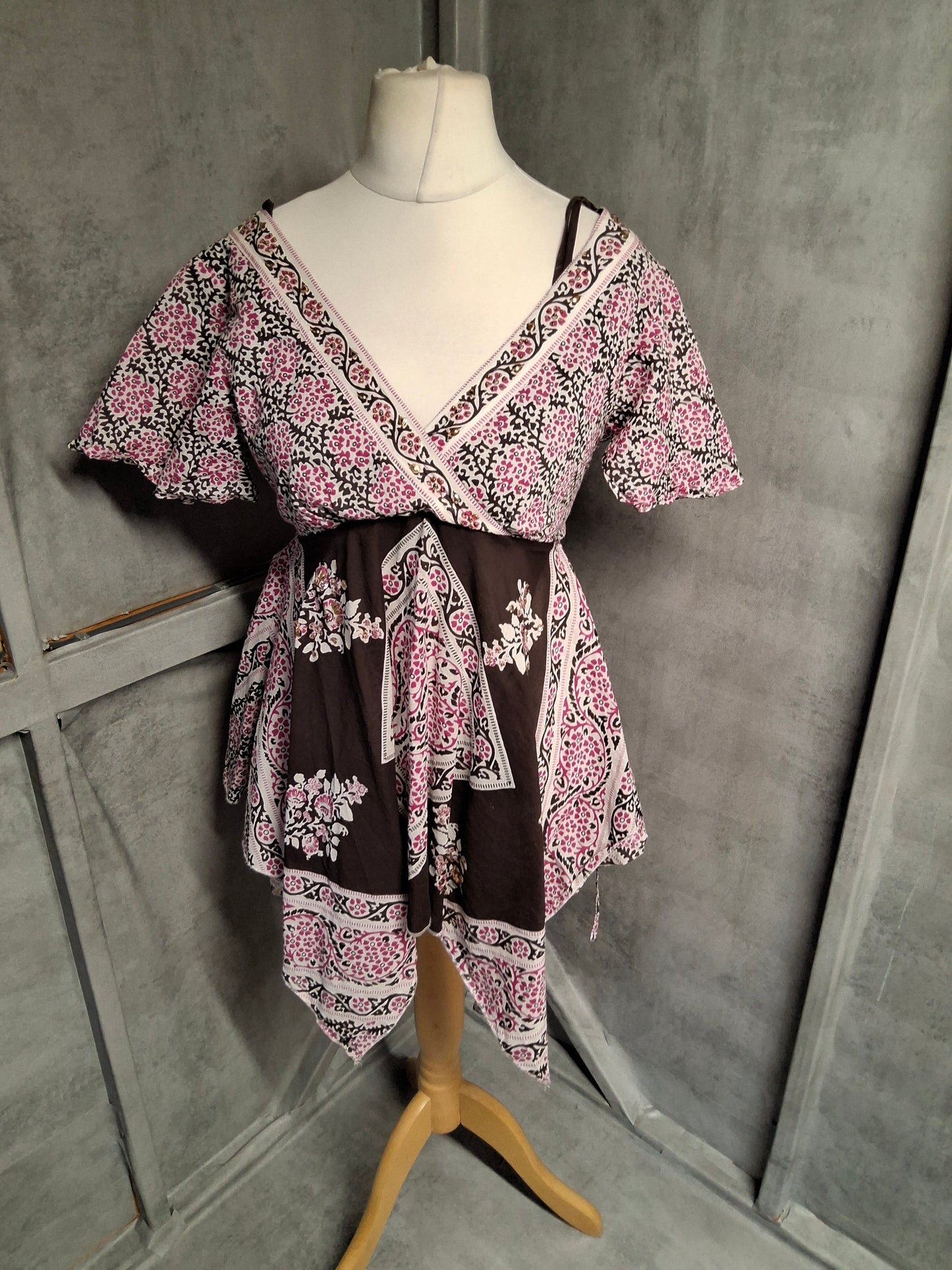 Oasis Brown & Pink Floral Handkerchief Hem Boho Top – Size 8 – 100% Cotton