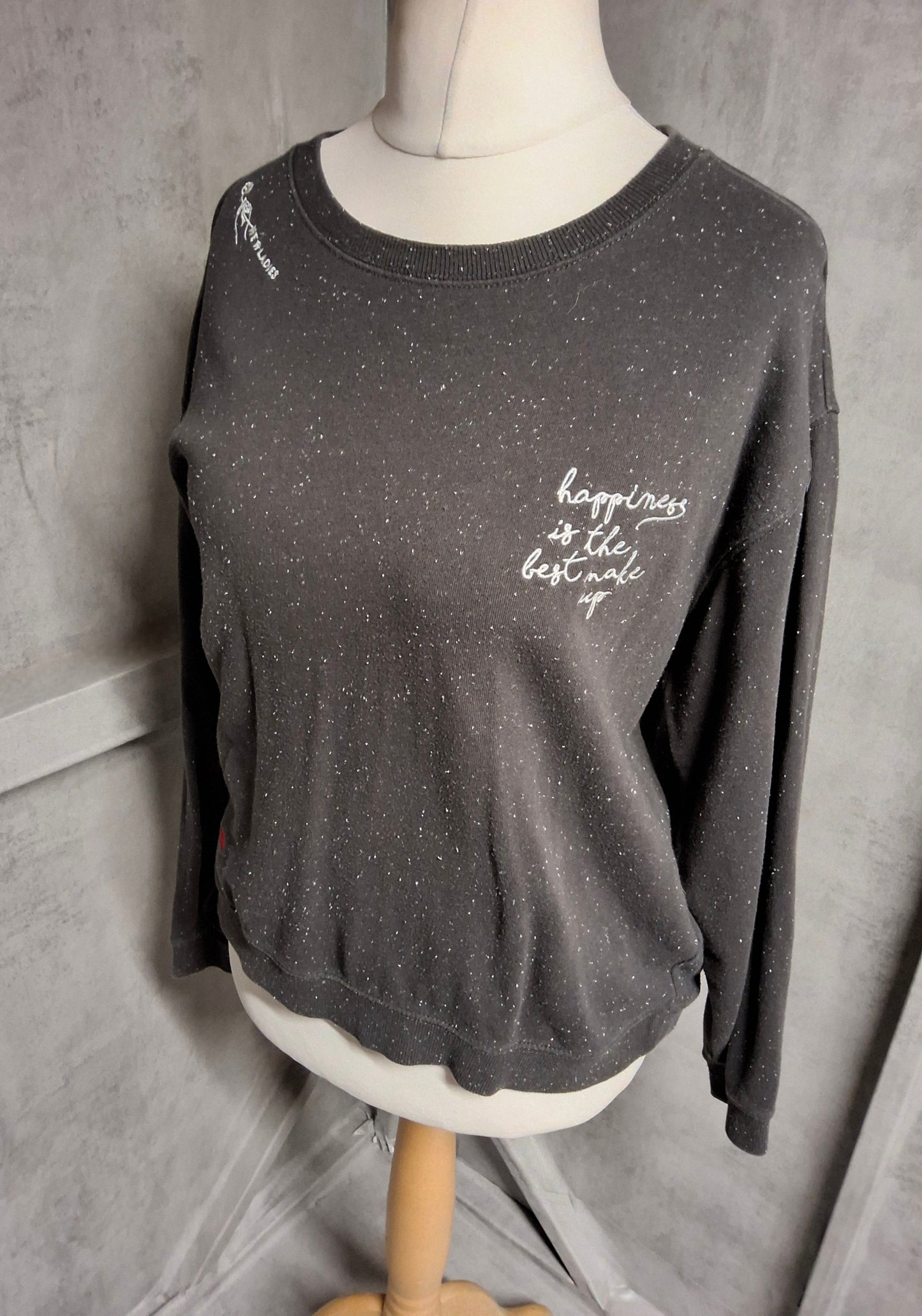 H&M Grey Speckled Slogan Sweatshirt – Size M (UK size 10–12) – “Happiness” Jumper