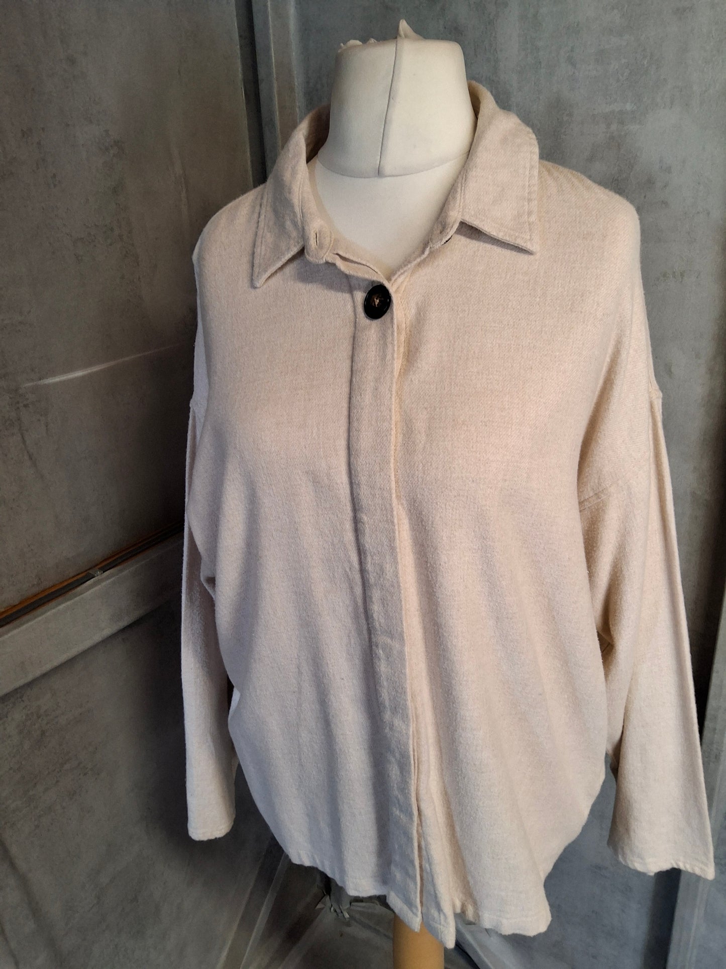 Jachs Girlfriend Cream Brushed Cotton Oversized Shirt β Size 10/12 β Relaxed Fit