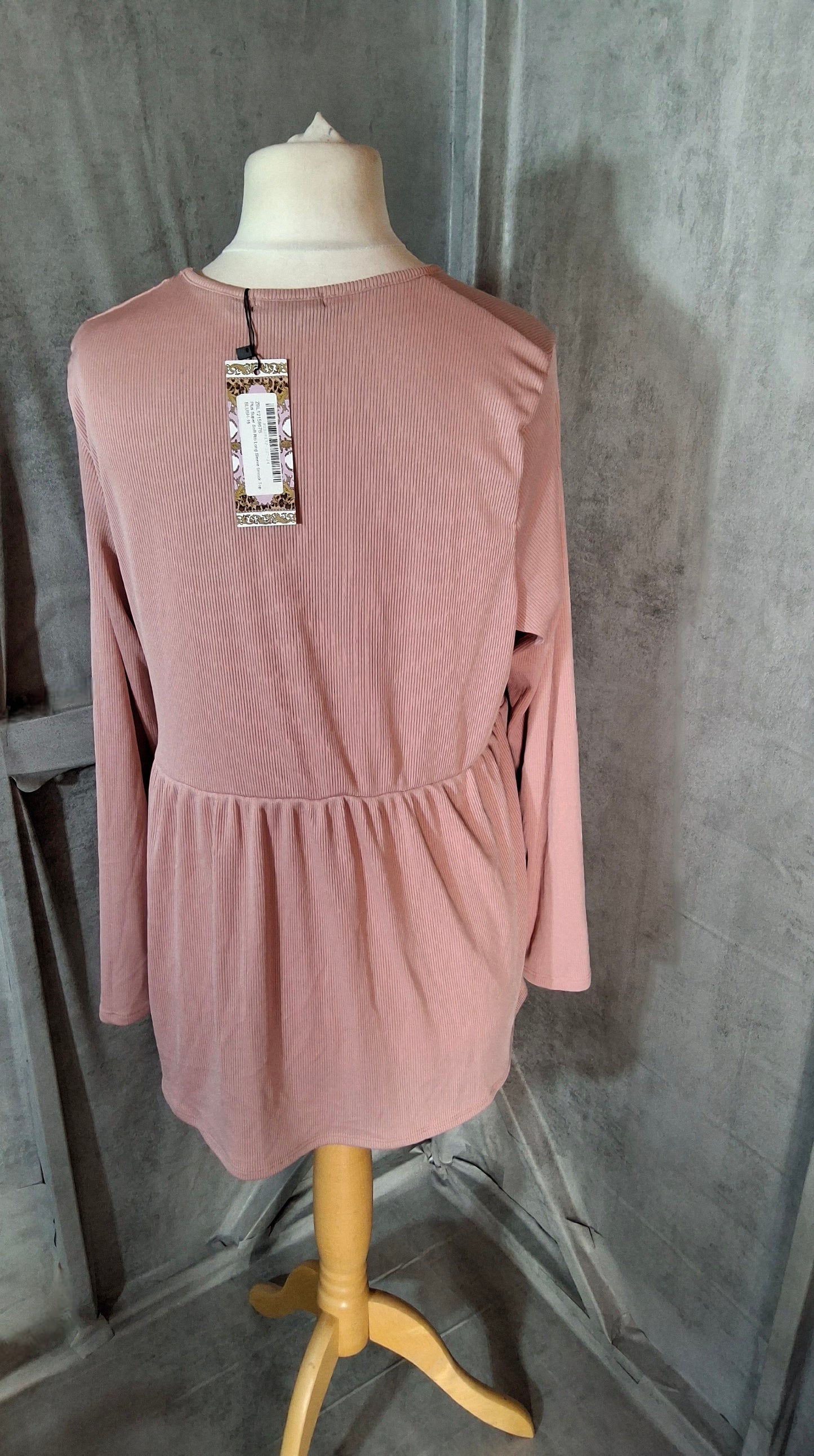 Boohoo Light Pink Ribbed Peplum Top – Size 16 – NWT