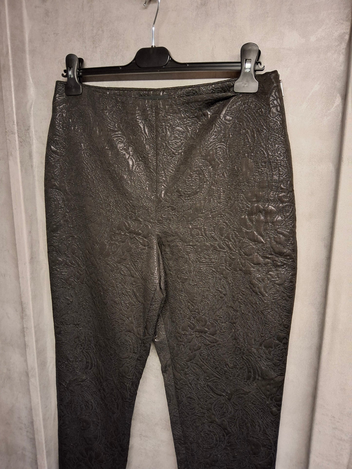 Autograph Black Patterned Slim Leg Trousers – Size 10 – High Waisted Elegance