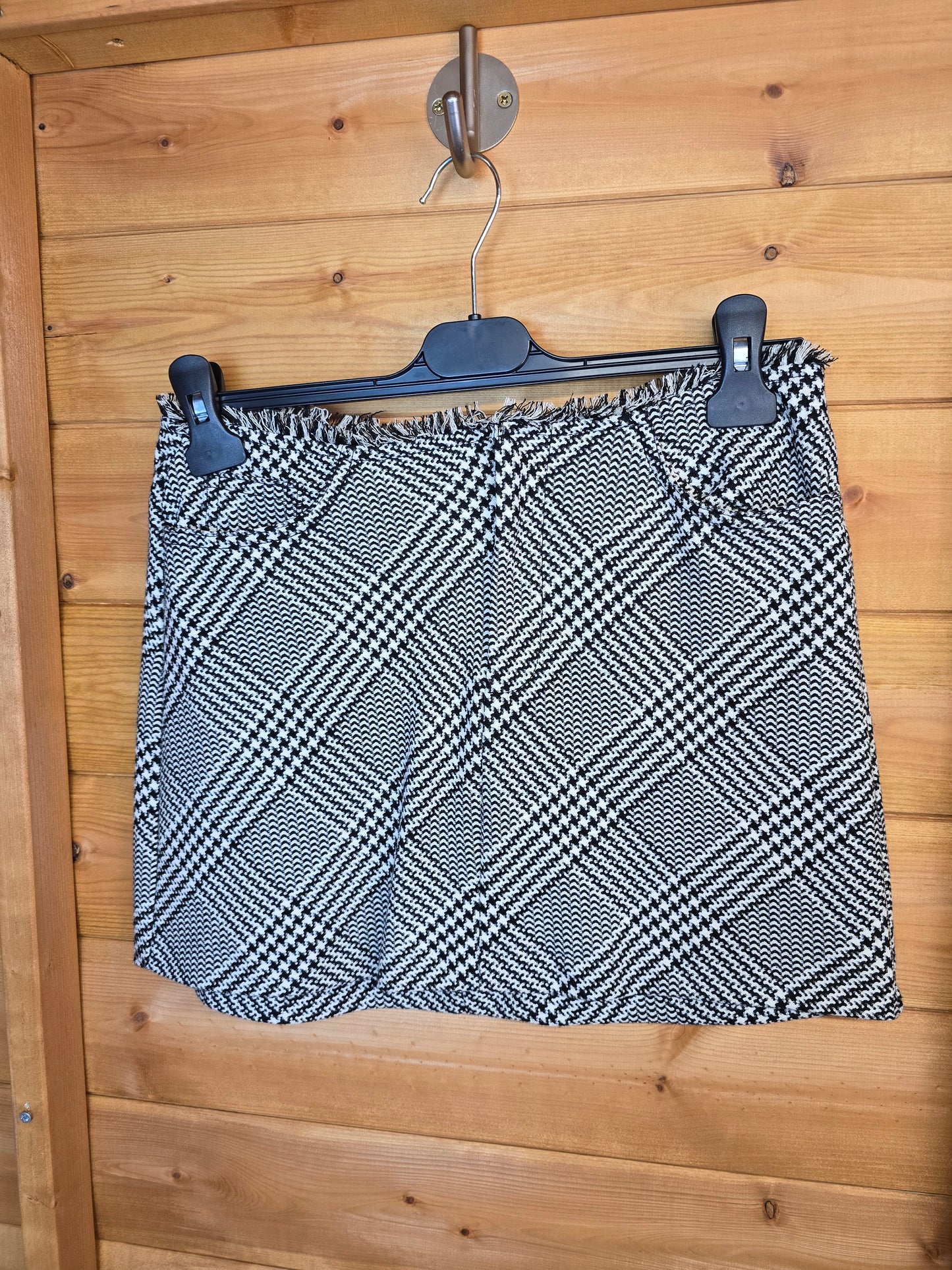 Zara Grey & Black Checked Mini Skirt - Size S (UK Size 8)