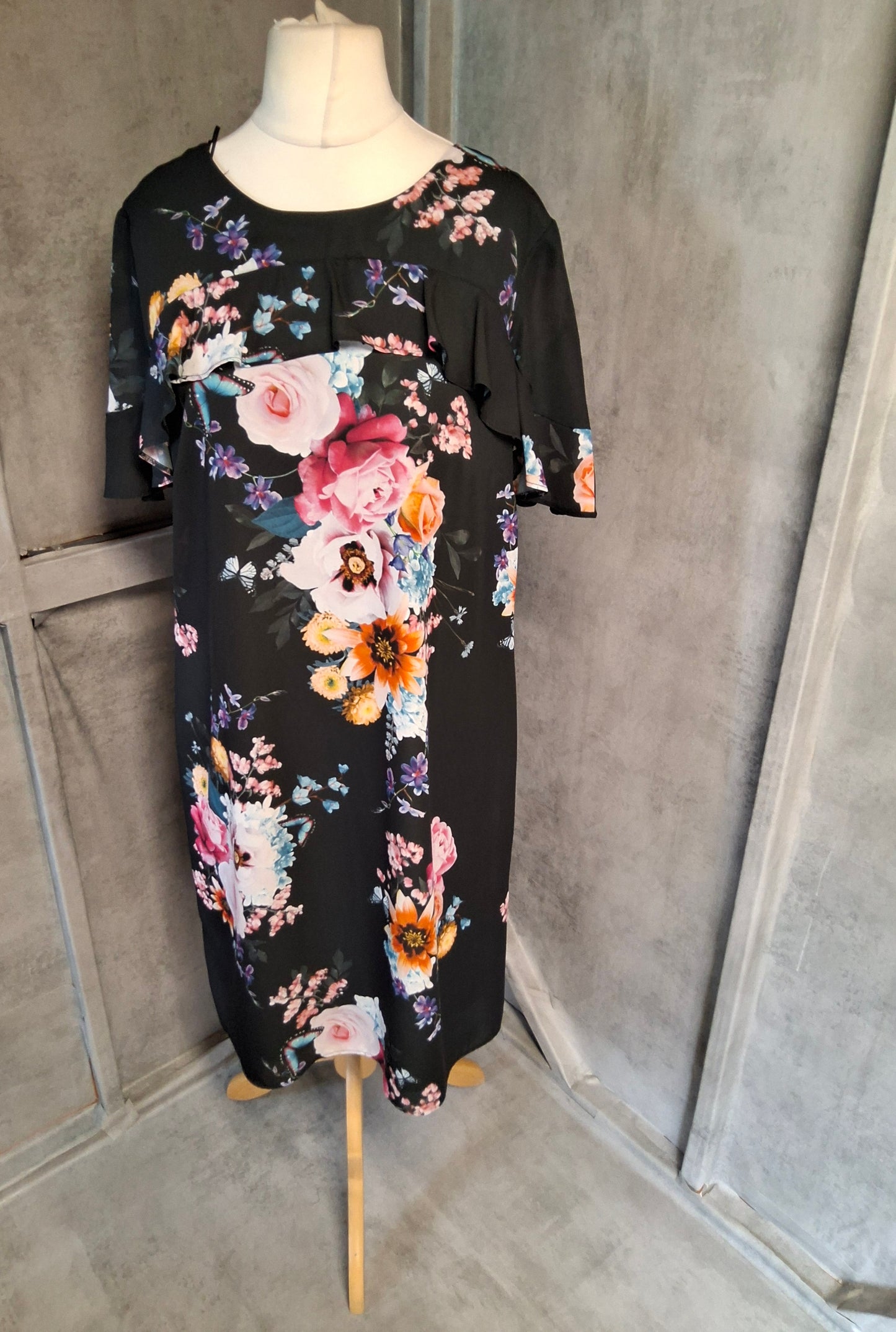 F&F Black Floral Midi Dress – Size 16 – Frill Sleeves & Lined