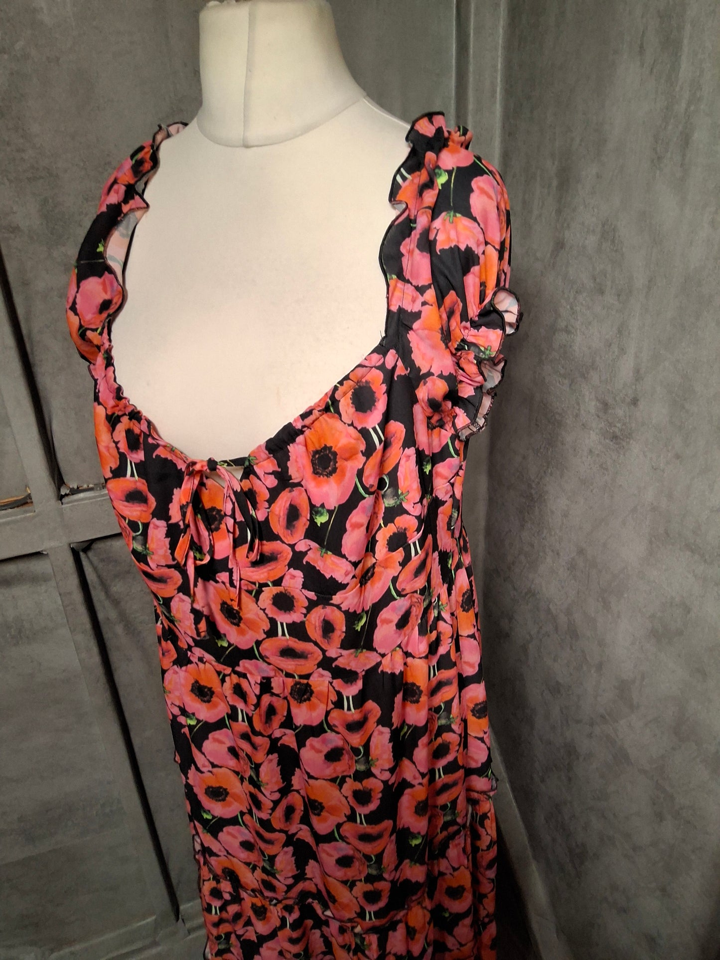 Boohoo Floral Puff Sleeve Midi Dress – Size 18 NWT 🌸