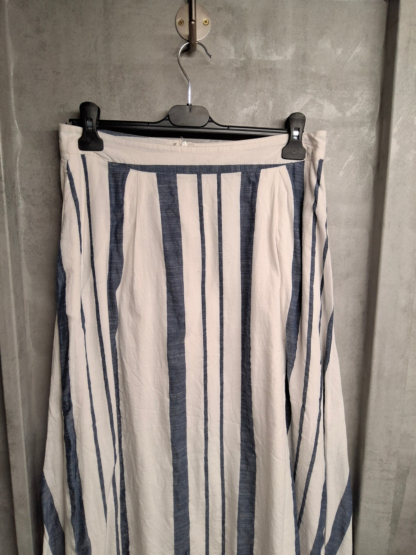 F&F White & Blue Striped Cotton Midi Skirt – Size 12 – Flared Fit with Pockets – Summer Style