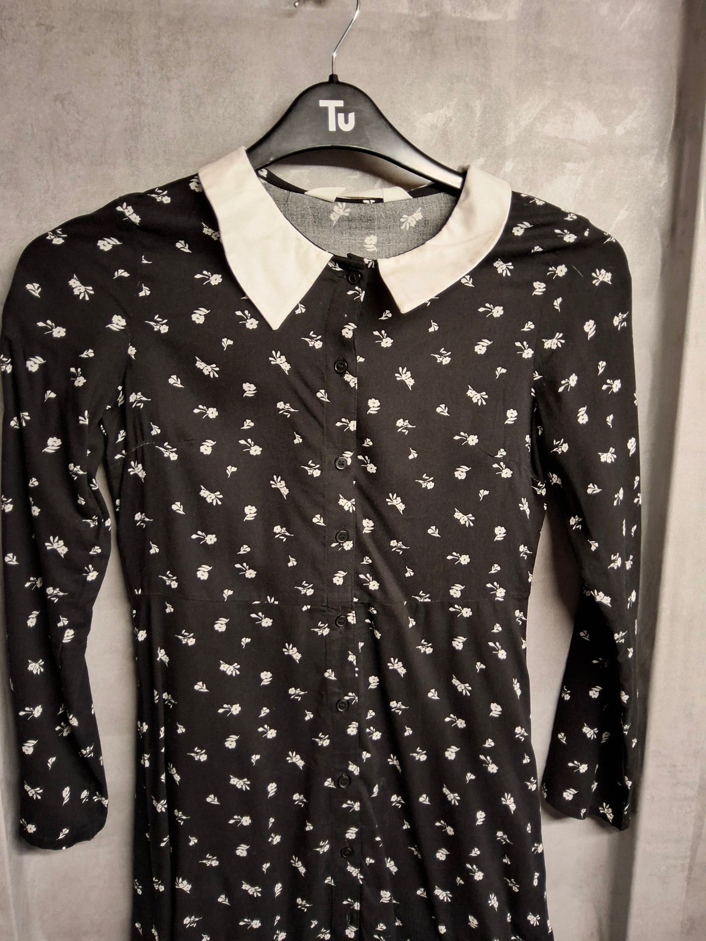 H&M Girls’ Black Floral Dress with White Peter Pan Collar – Age 11–12