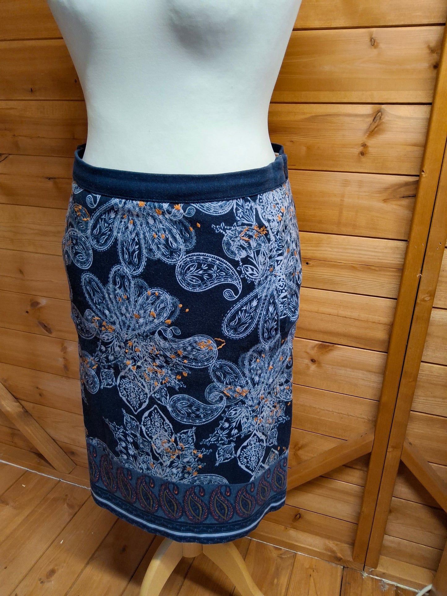 White Stuff Navy Floral Cotton Skirt Size 10 โ Lined Knee Length Zip Side