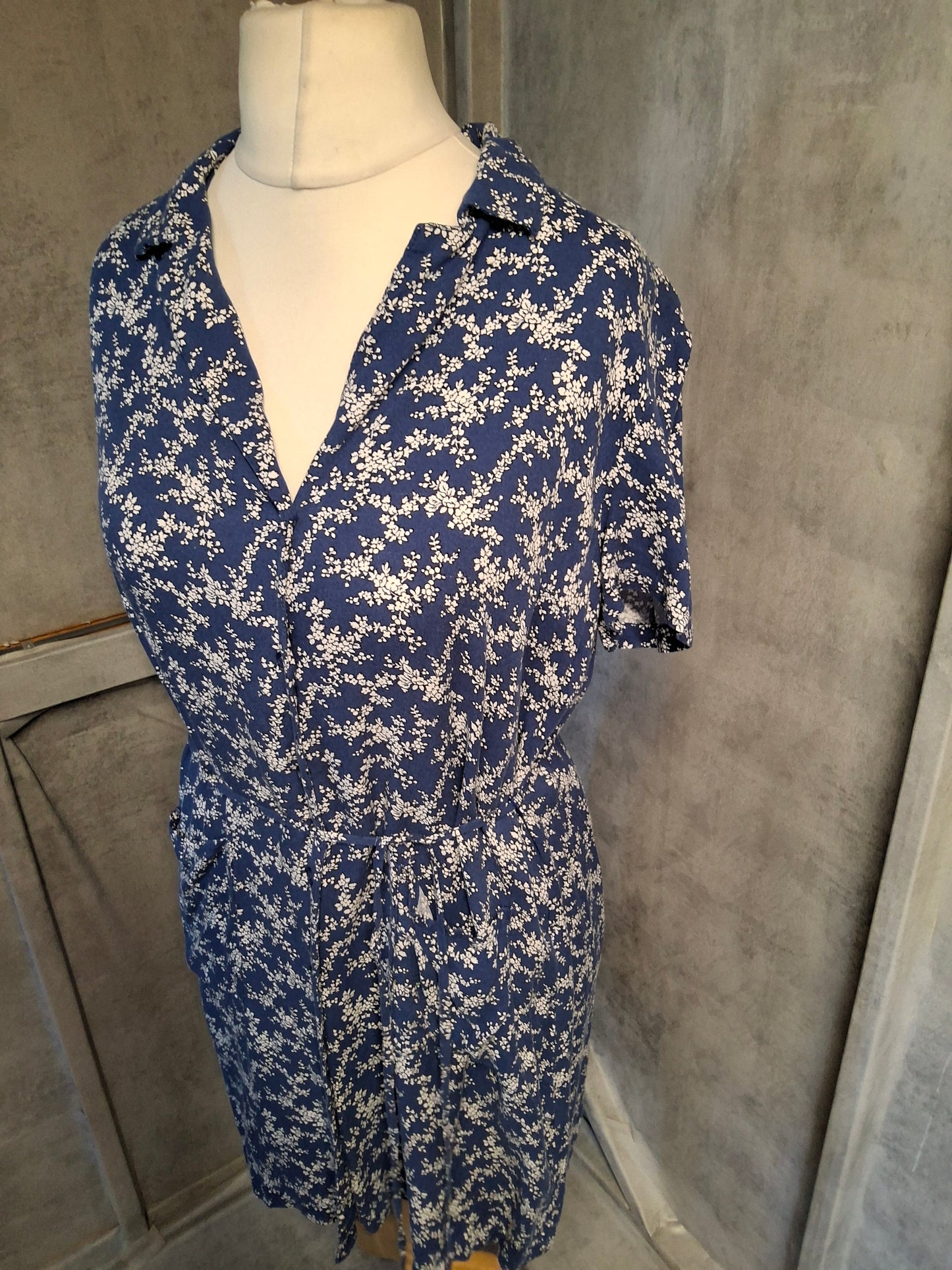 French Connection Blue Floral Shirt Dress β Size M (UK Size 10/12) β Mini Viscose Style