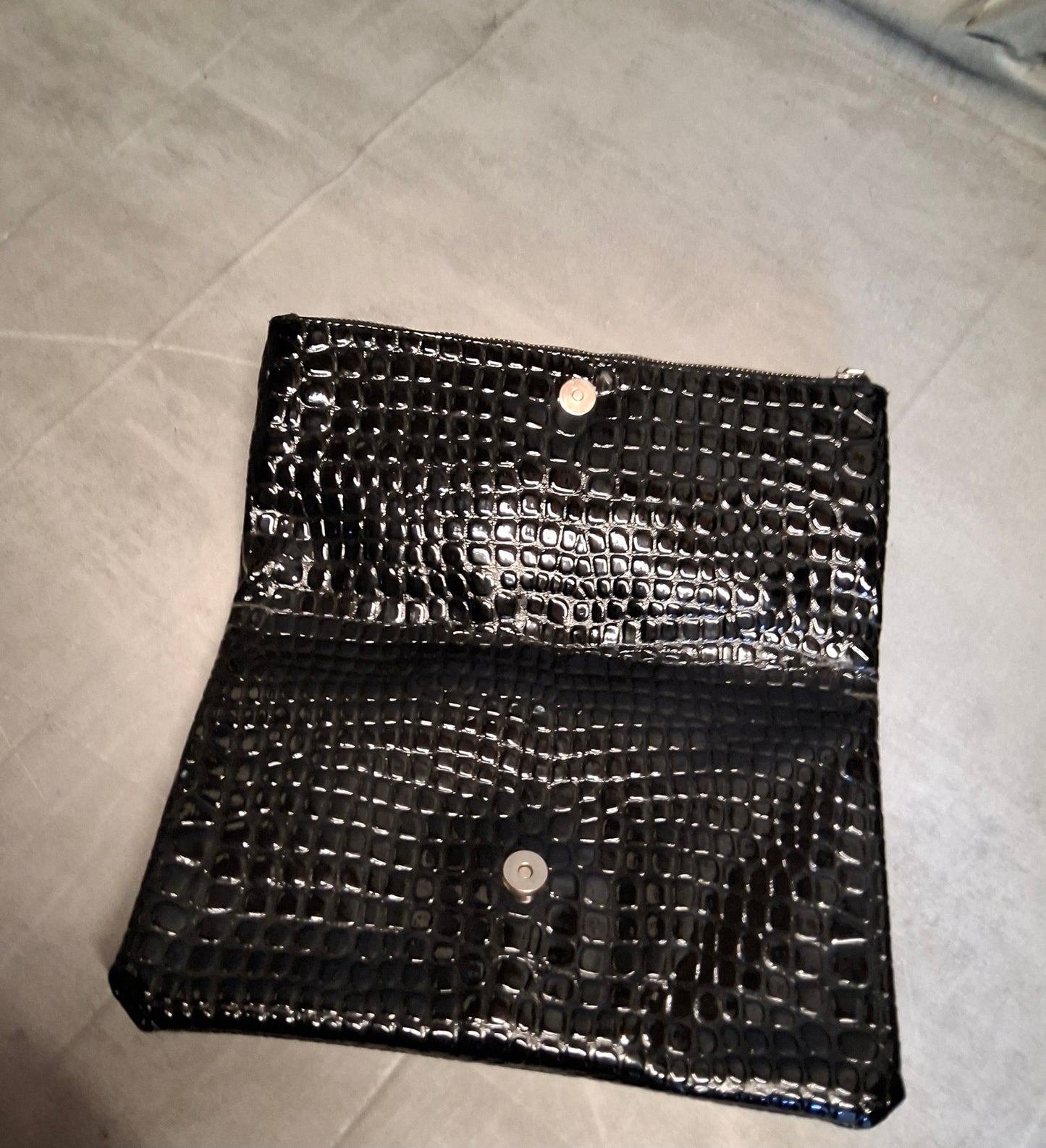 Primark Black Croc Faux Leather Fold-Over Clutch Bag ā Zip & Popper Fastening