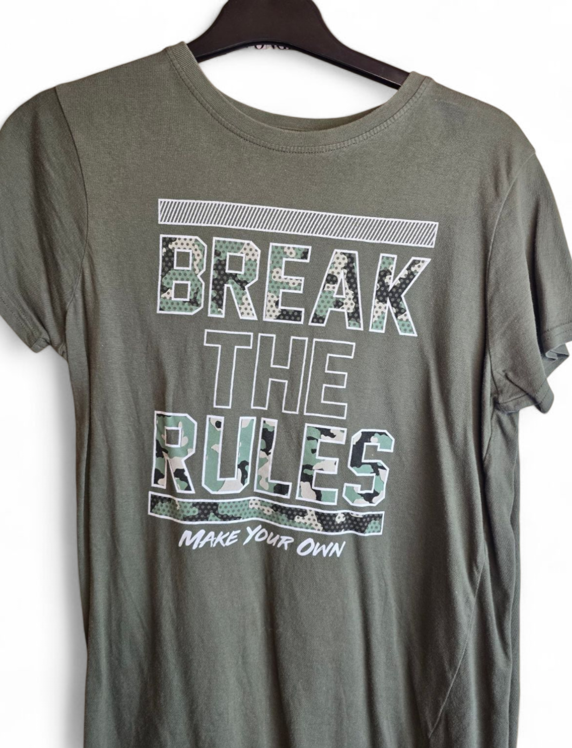 Primark boys khaki green short sleeved t-shirt age 12/13years
