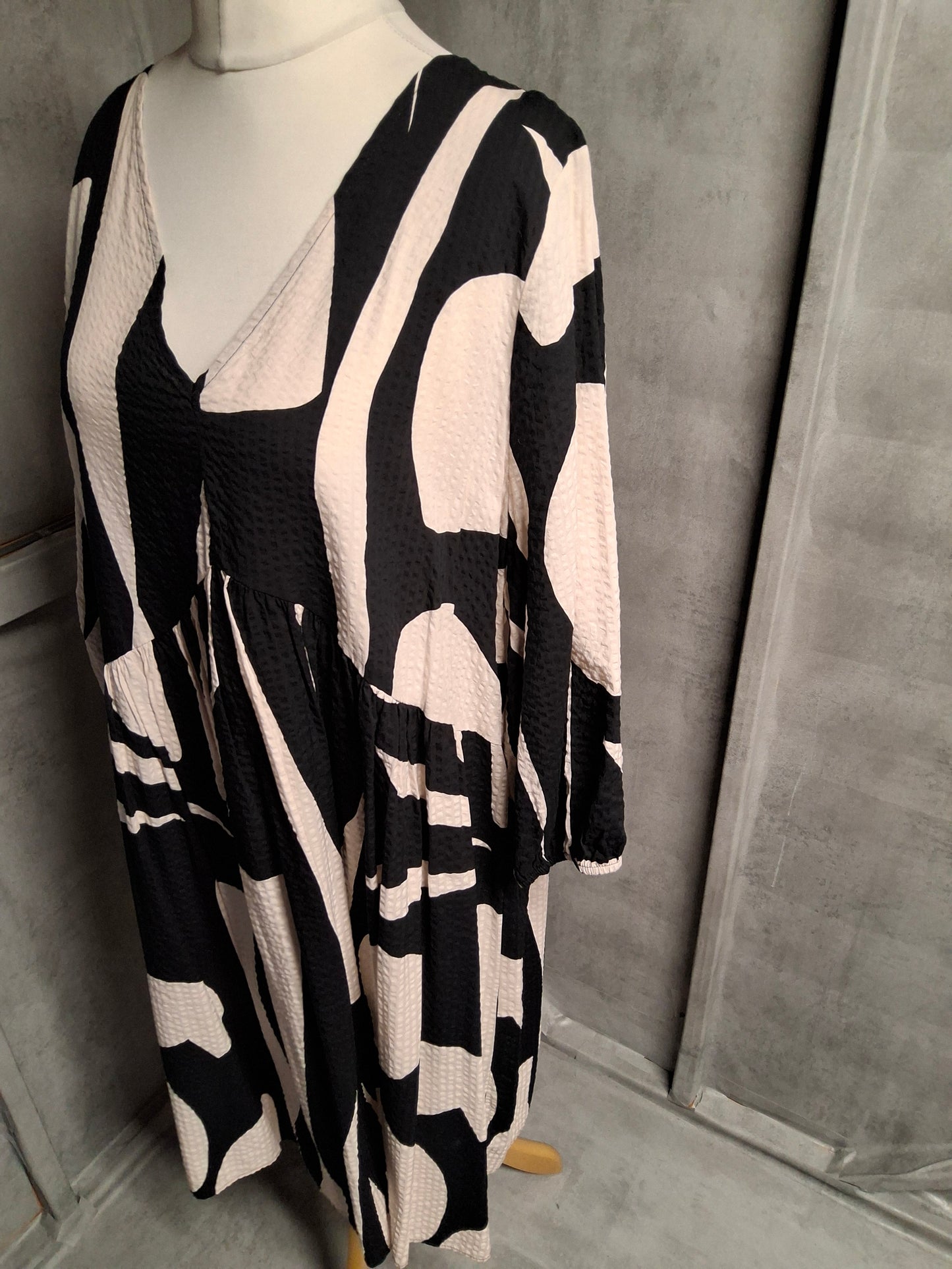 George Black & White Patterned Midi Dress – Size 20 – NWT Relaxed Fit with 3/4 Sleeves
