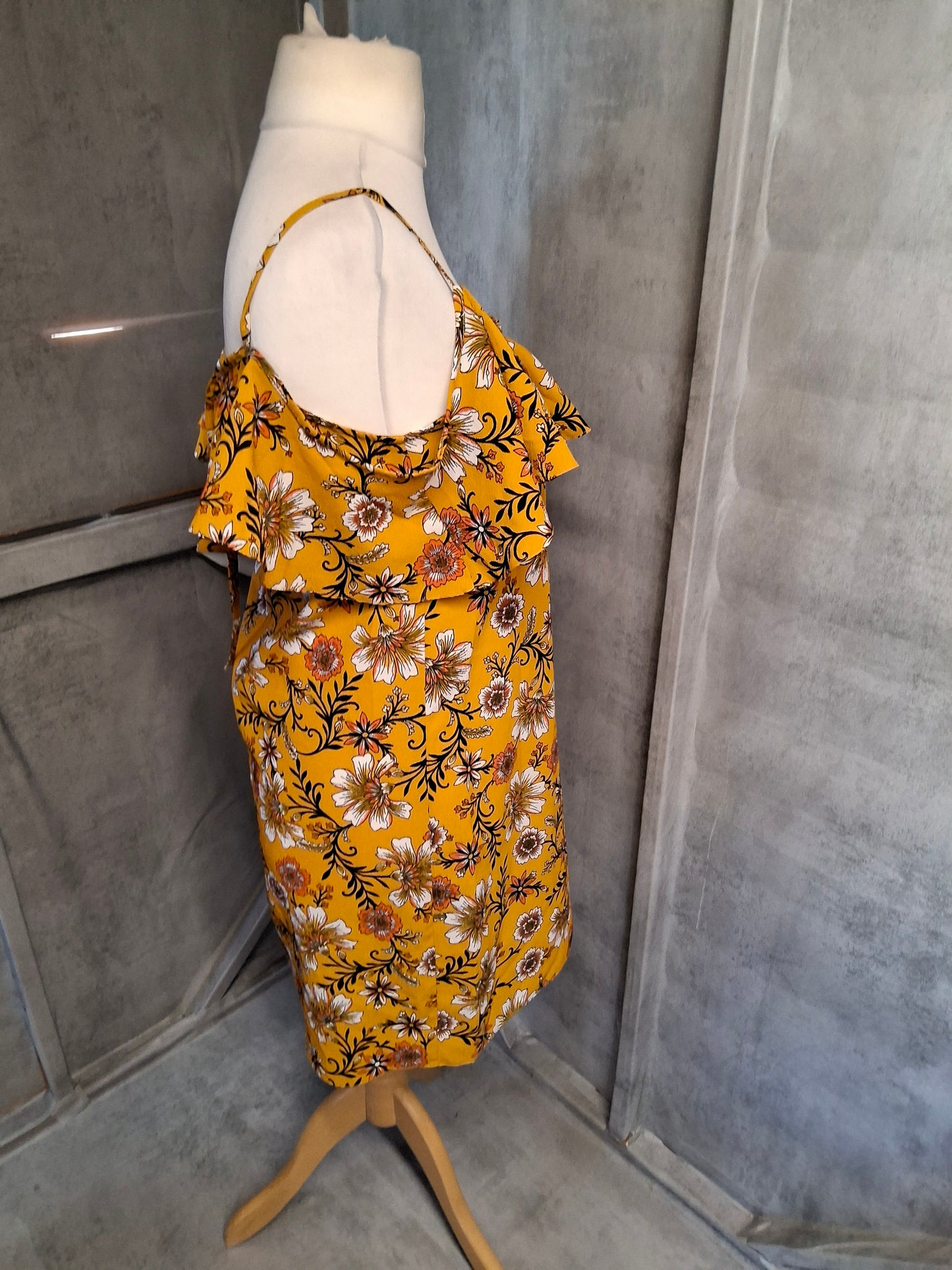 Matalan Yellow Off-Shoulder Floral Mini Dress – Sunshine in Outfit Form! Size 12