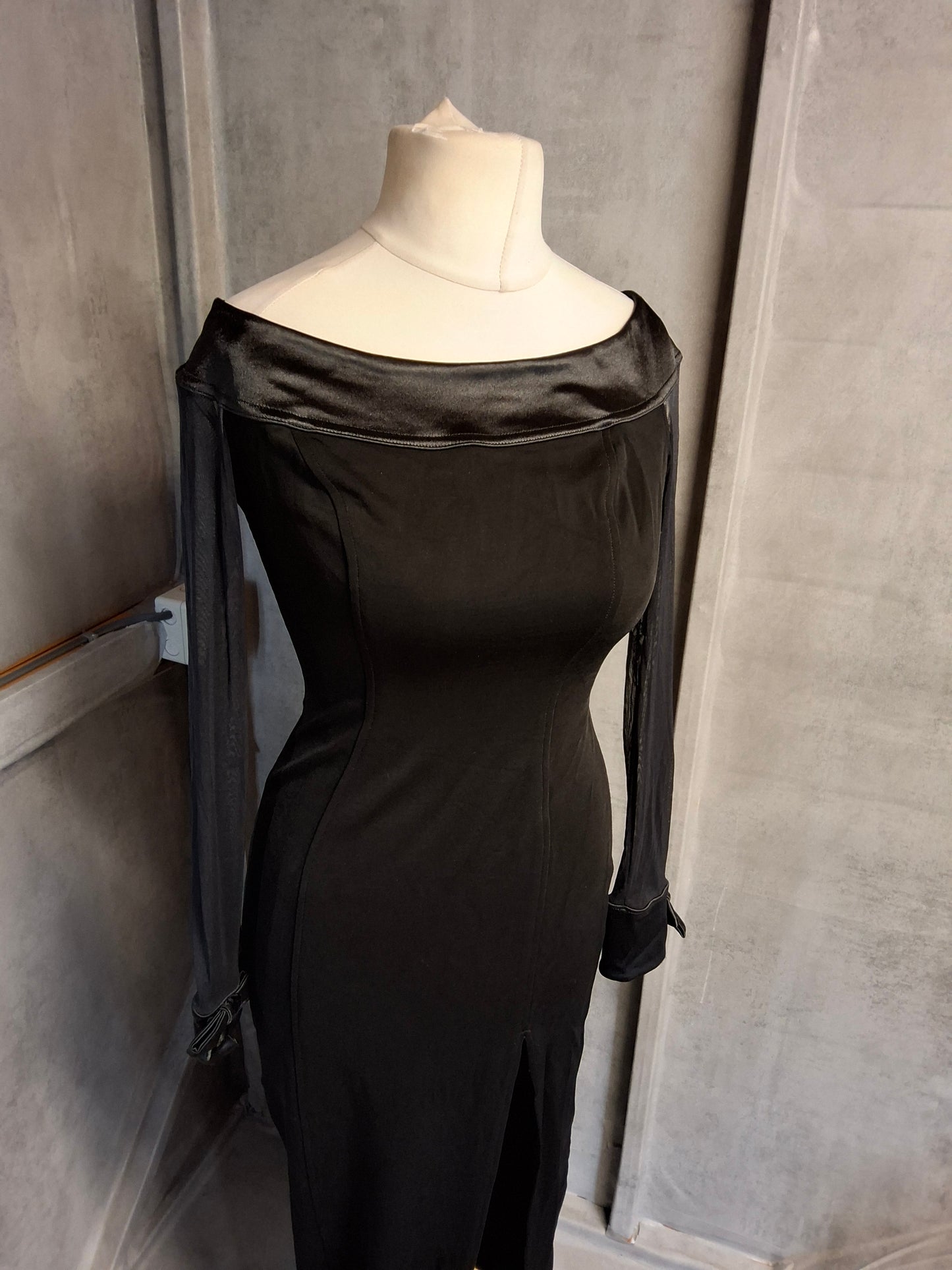 Tadaski Vintage 80s Black Off-Shoulder Maxi Dress – Sheer Sleeves