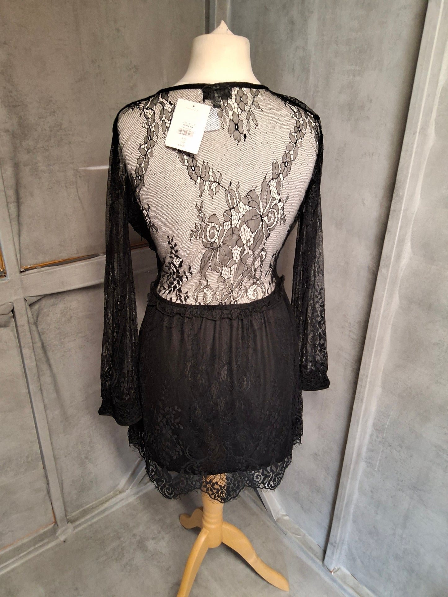 Topshop Black Lace Embroidered Dress – Size 12 – NWT RRP £39