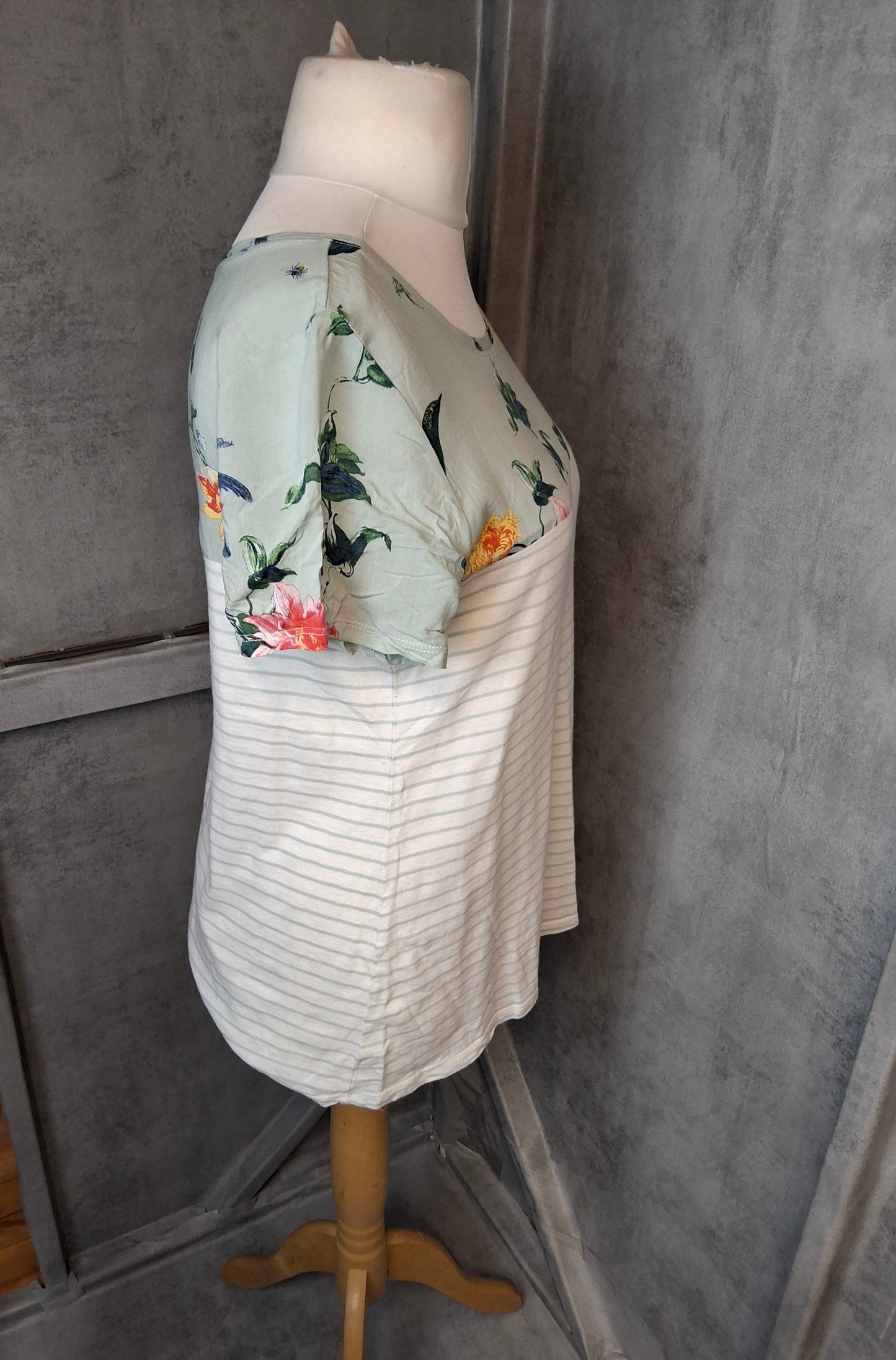 Joules Size 12 Floral Stripe T-Shirt | Short Sleeve Cotton Viscose Top | Casual Summer Everyday Tee
