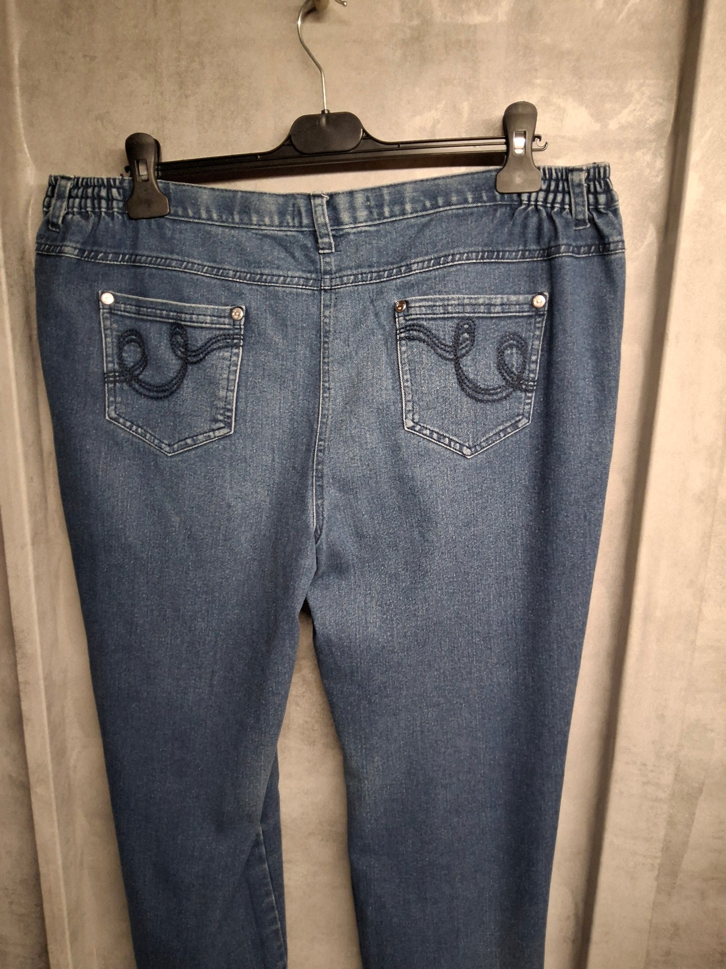Country Rose Size 16 High-Waisted Straight Leg Jeans – Everyday Denim with Stretch Comfort