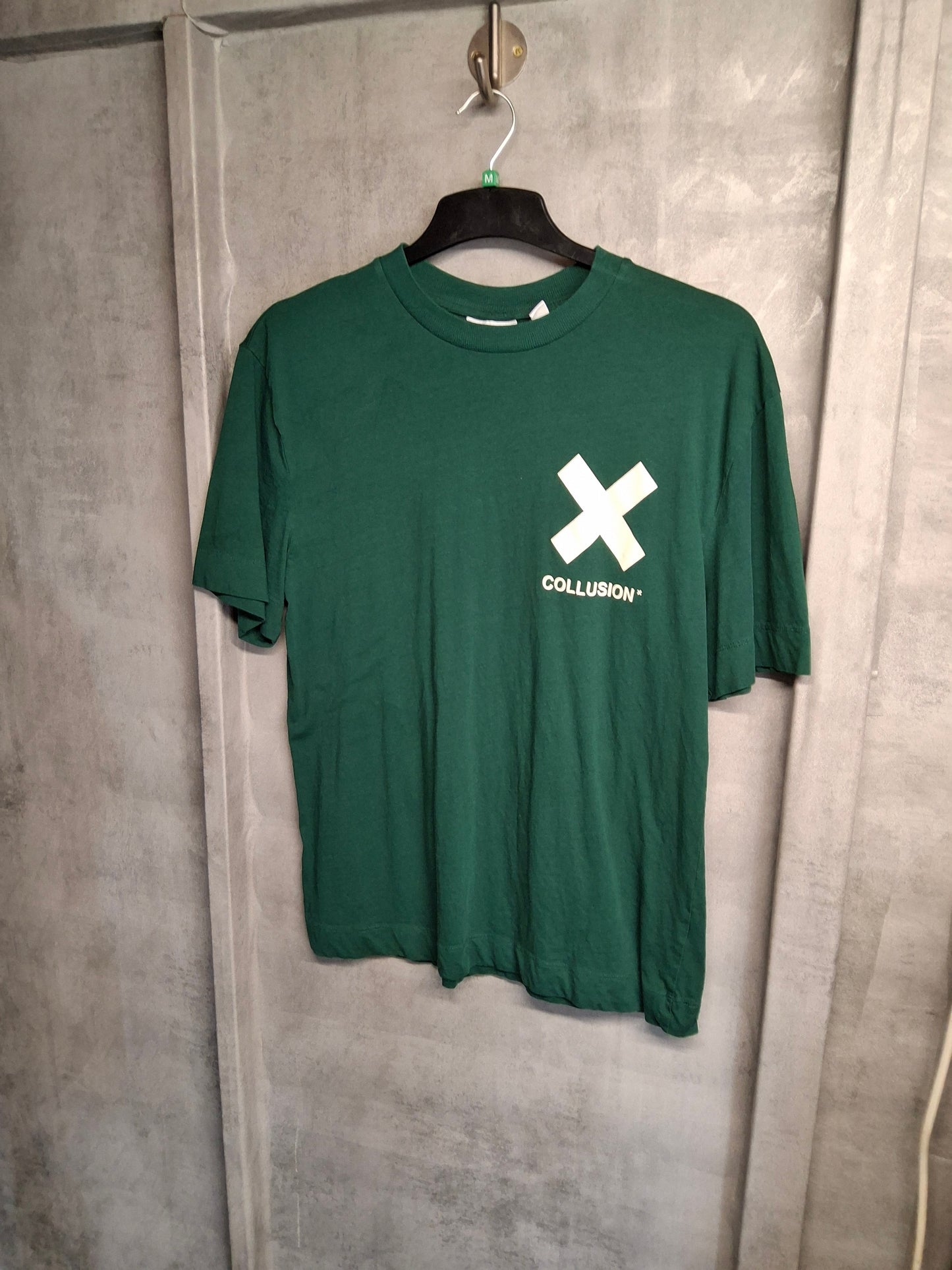 Collusion Dark Green Logo T-Shirt – Men’s Size M – 100% Cotton Streetwear Tee
