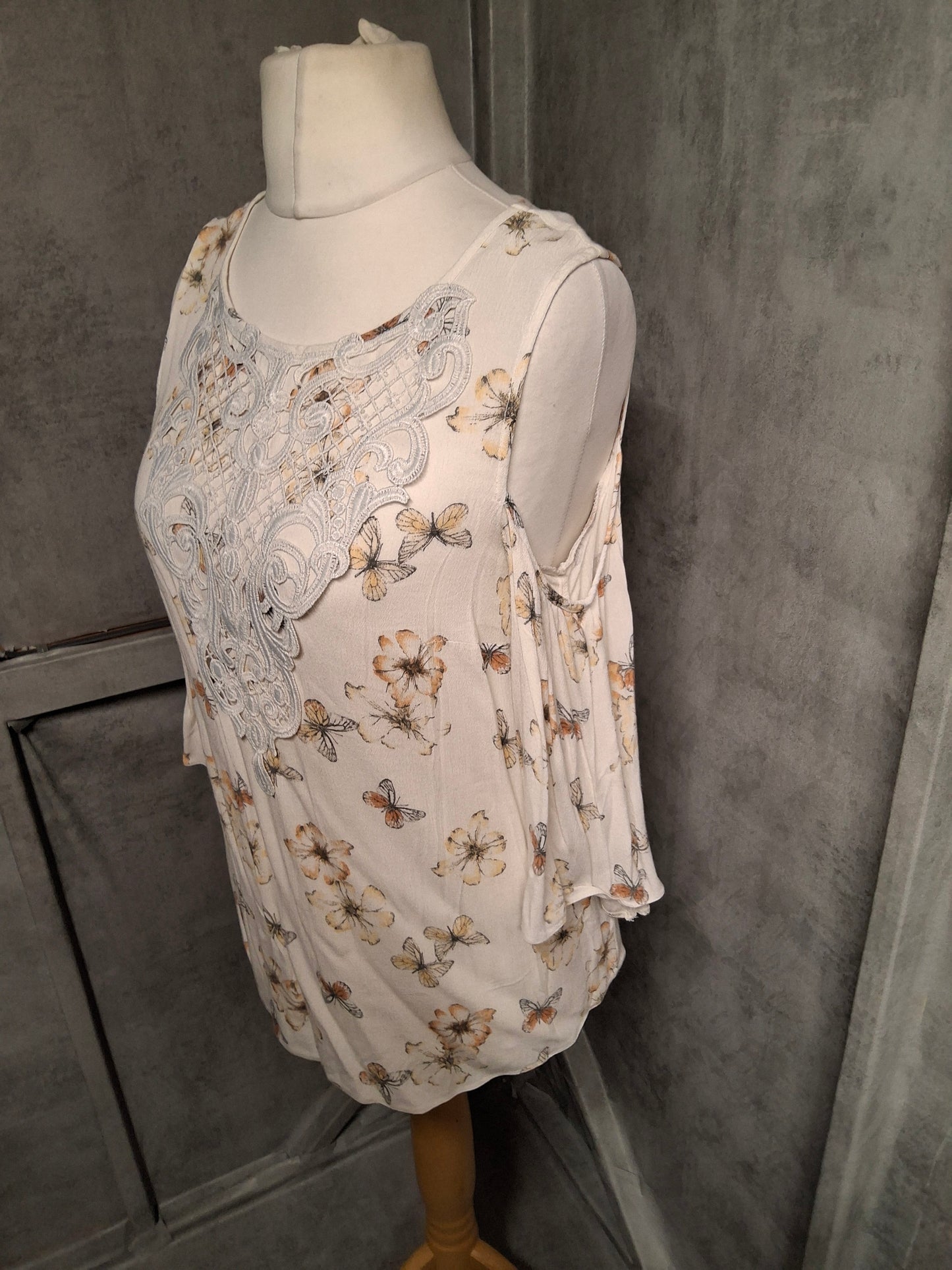 F&F Cold Shoulder Butterfly Top – Size 12