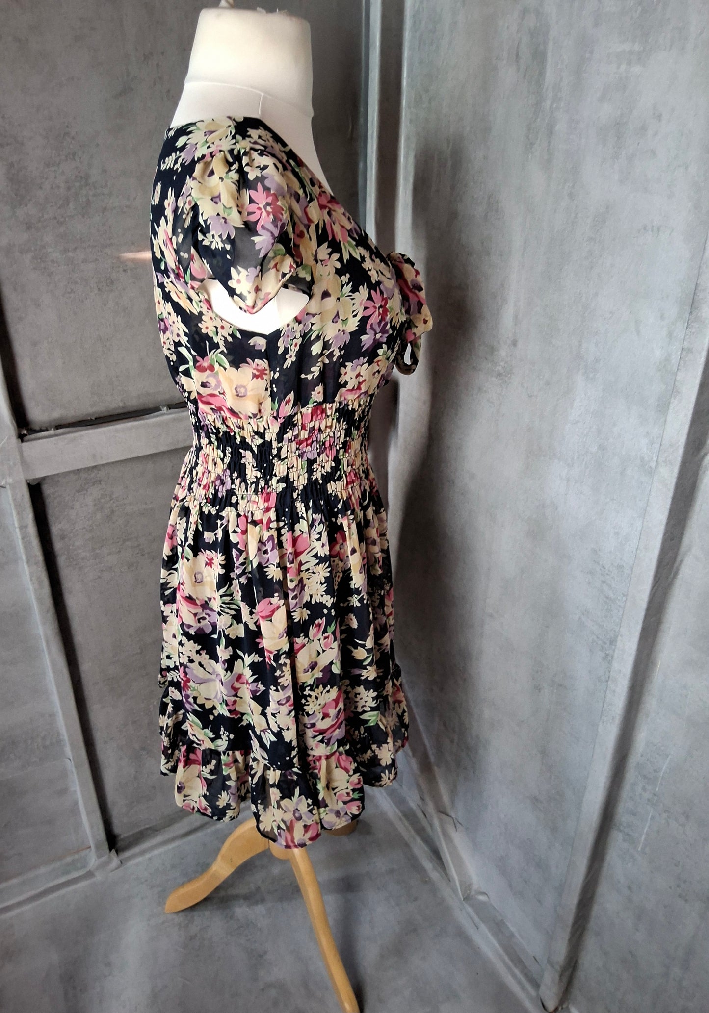 Y2K New Look Floral Flare Dress β Size 12 β Tie Front & Twirly Feels