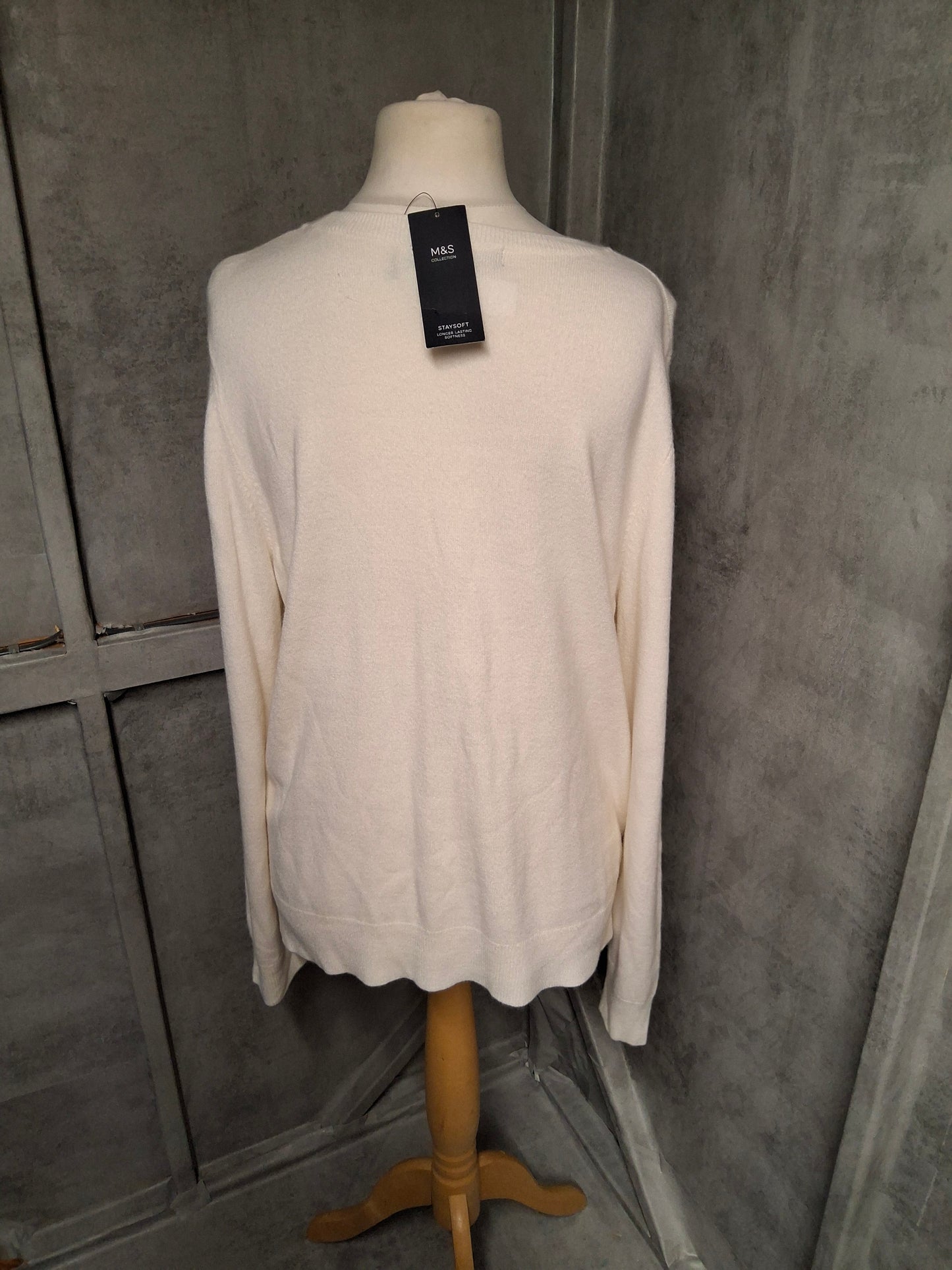 Marks & Spencer Cream Knit Jumper – Size 20, New with Tags