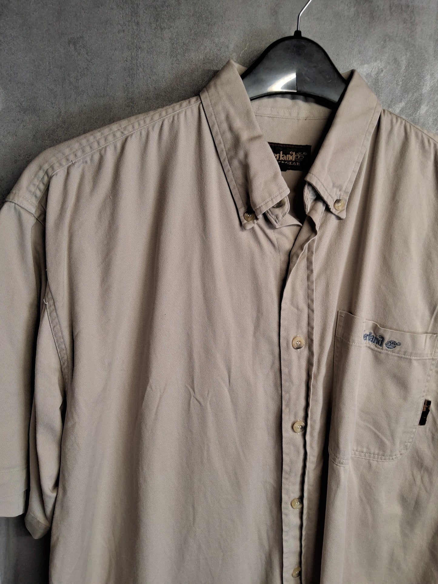 Men's Vintage 90s Timberland beige 100% cotton short sleeved shirt Large