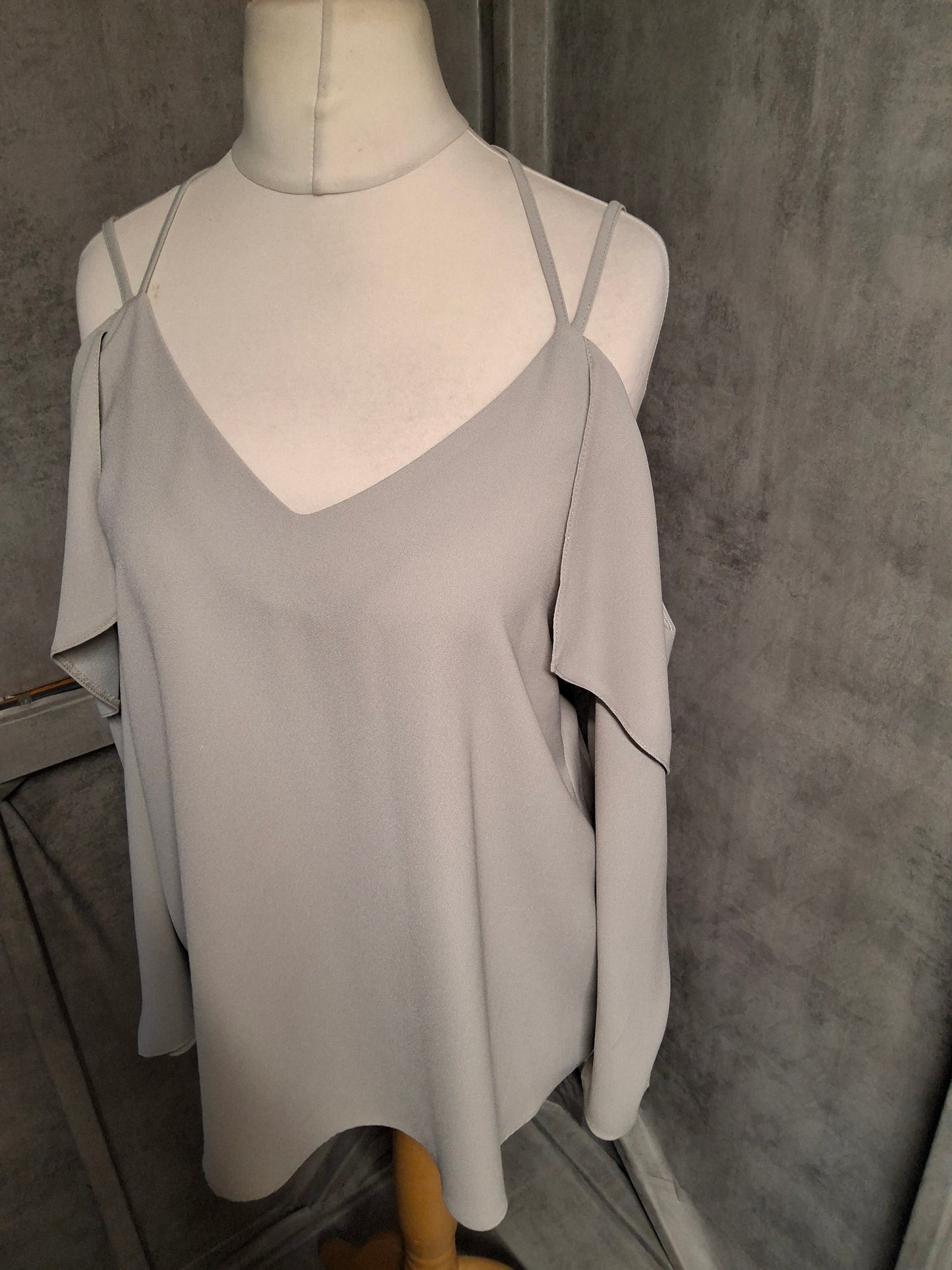 River Island Cold Shoulder Drama Top – Size 12