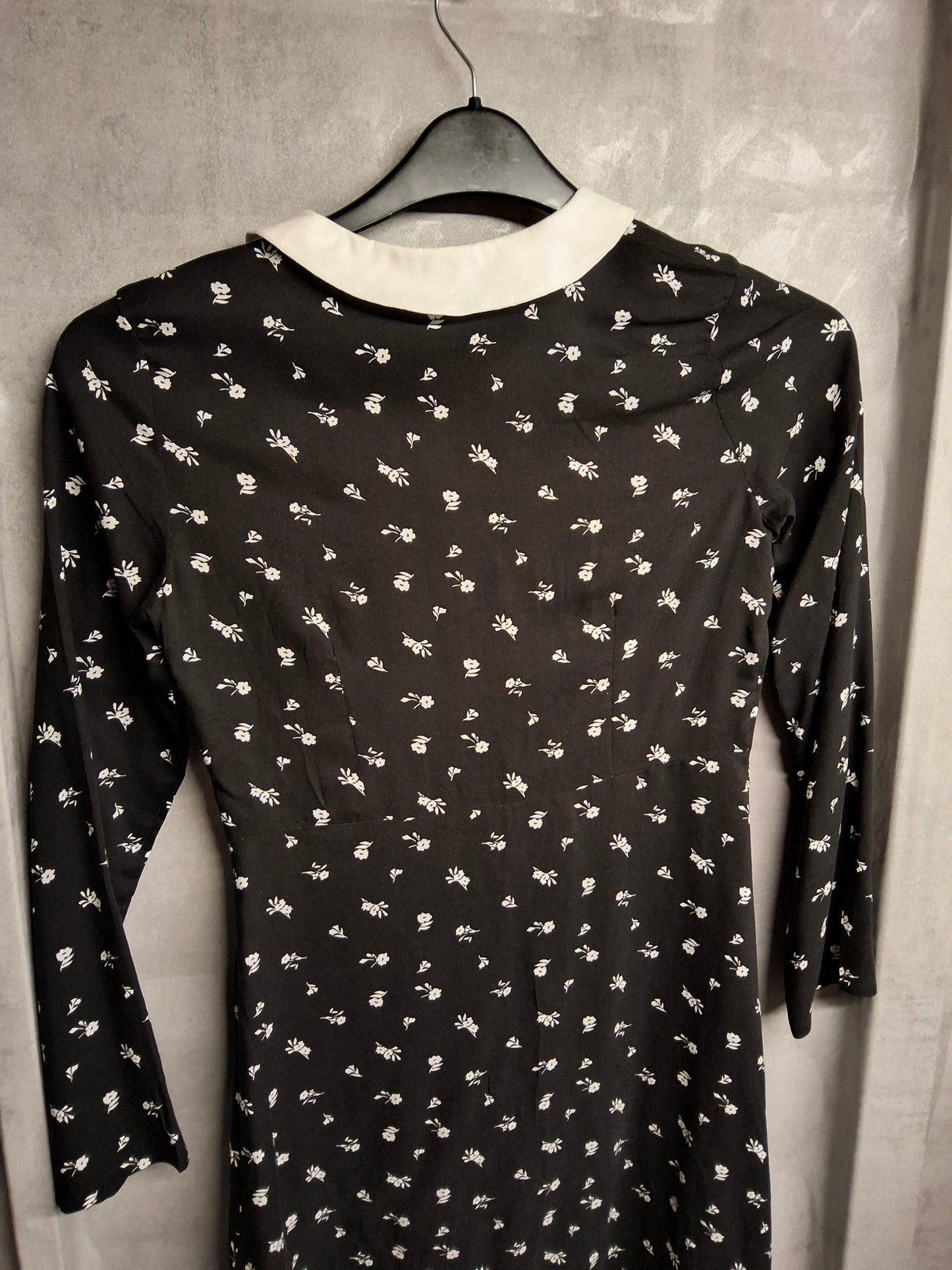 H&M Girls’ Black Floral Dress with White Peter Pan Collar – Age 11–12