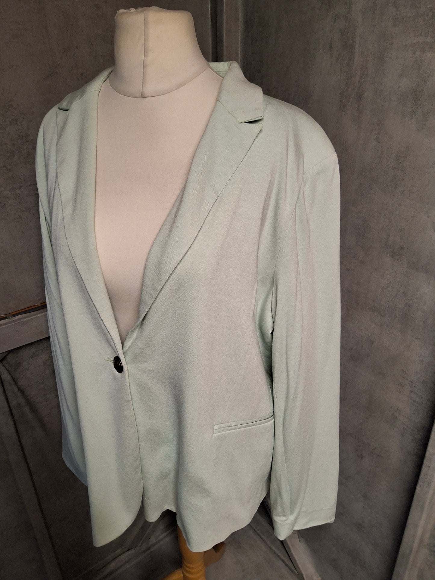 Matalan Mint Green Blazer – Size 20 – Fresh & Flowy
