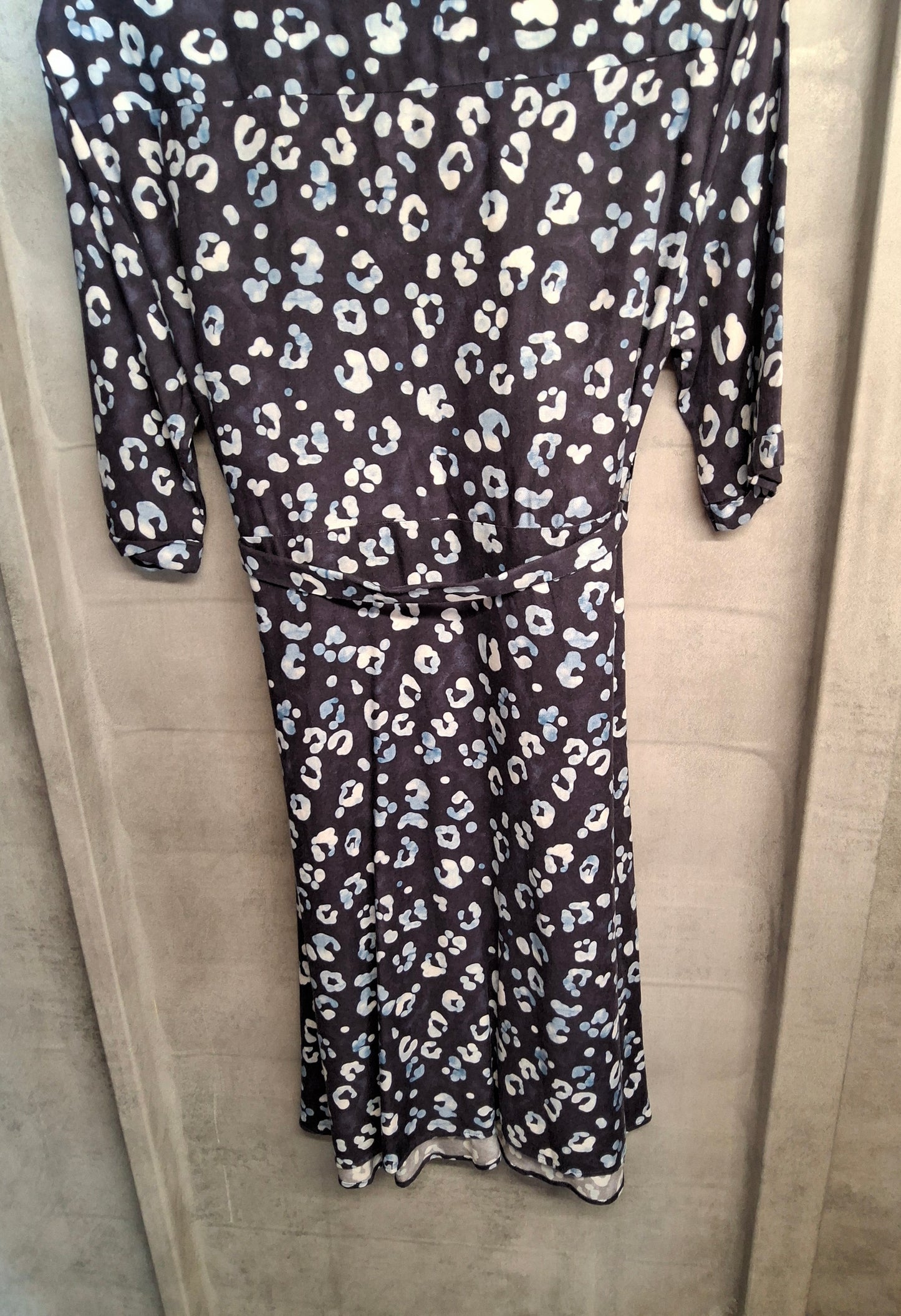 Isabella Oliver Navy Animal Print Maternity Nursing Dress – Size 12, Belted, RRP £129