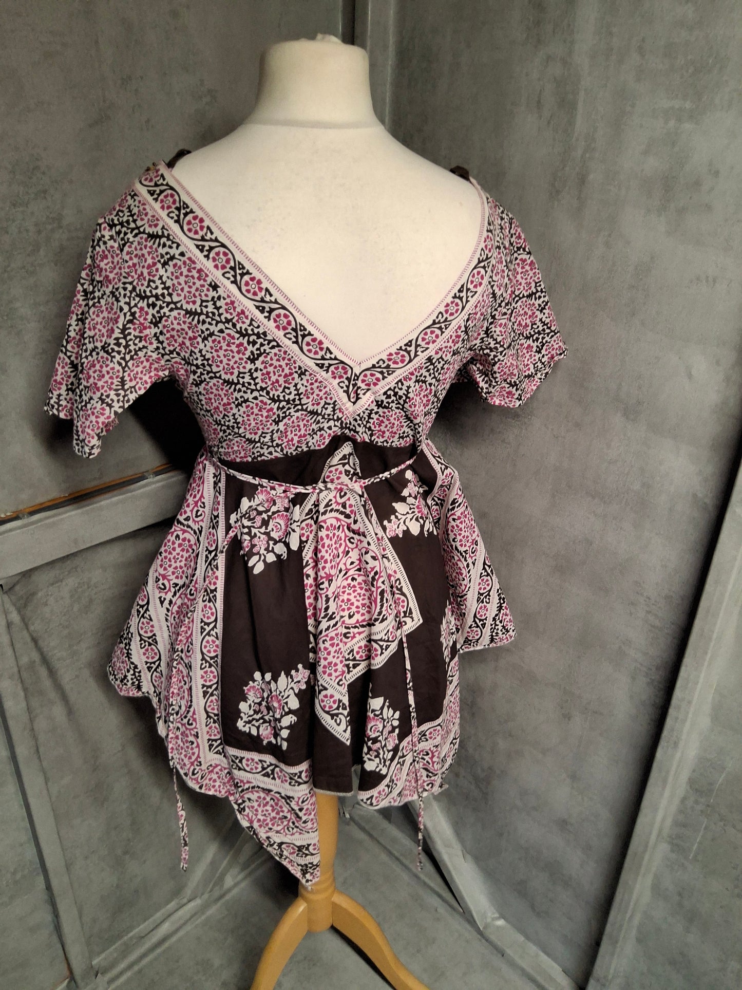 Oasis Brown & Pink Floral Handkerchief Hem Boho Top – Size 8 – 100% Cotton