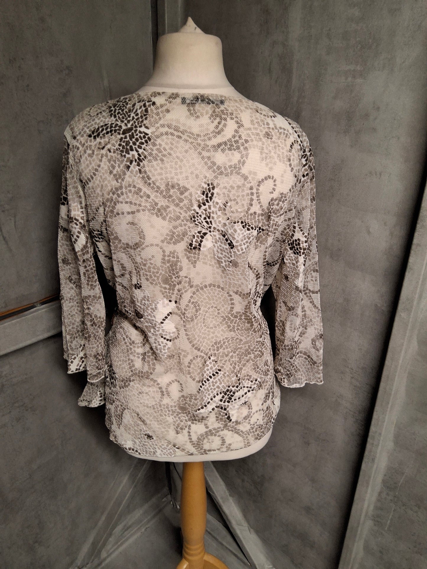 George Brown & White Sheer Wrap Top – Size 18 – Floaty Chic