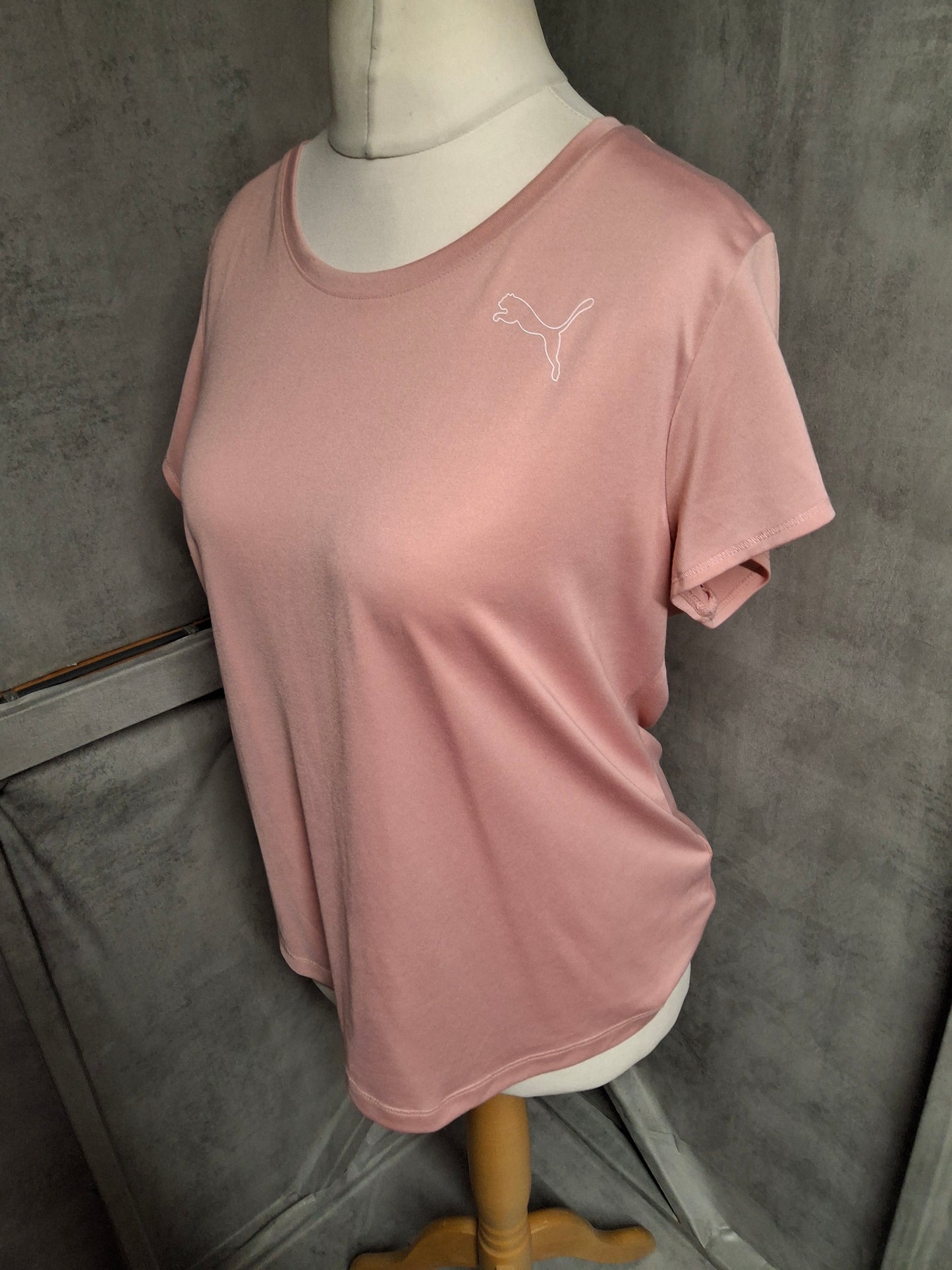 Puma Pink Logo T-Shirt – Size UK 14 Euro 14