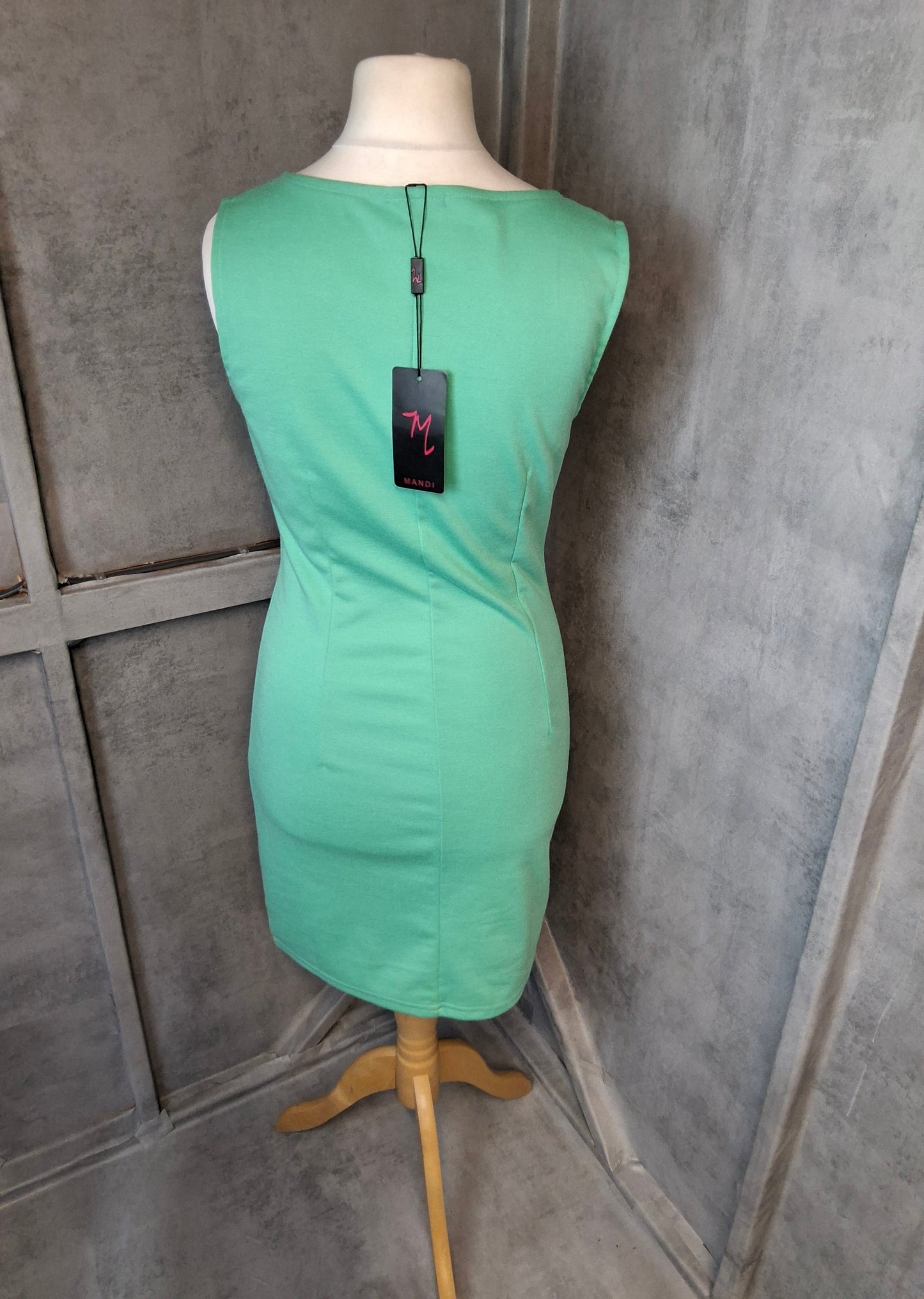 Mandi Green Bodycon Dress ā Size 10 NWT šø