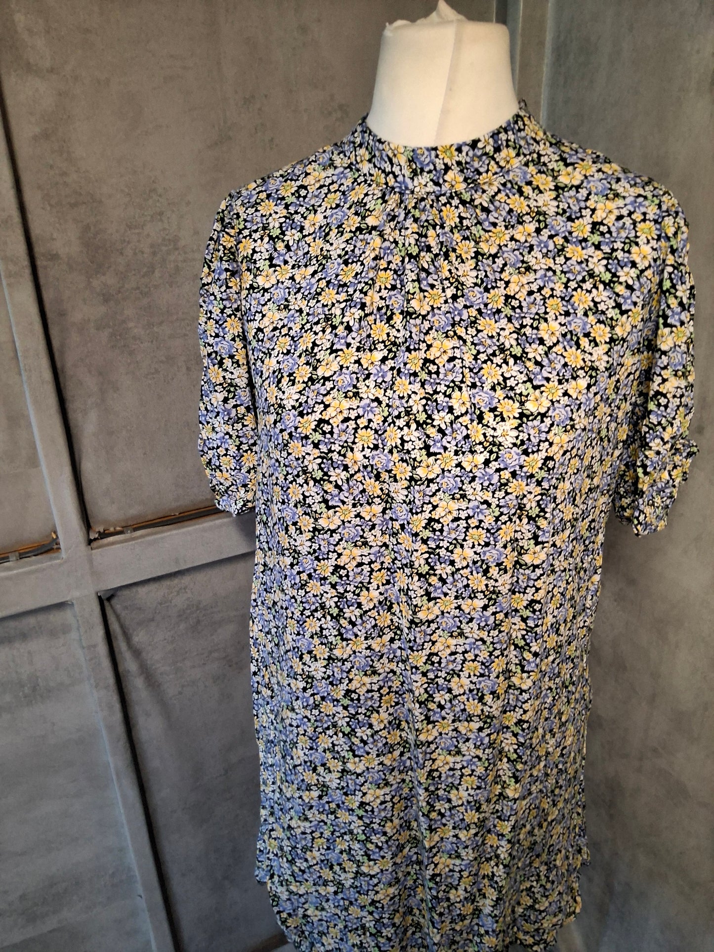 George Floral Knee-Length Dress – Size 12 – 100% Viscose