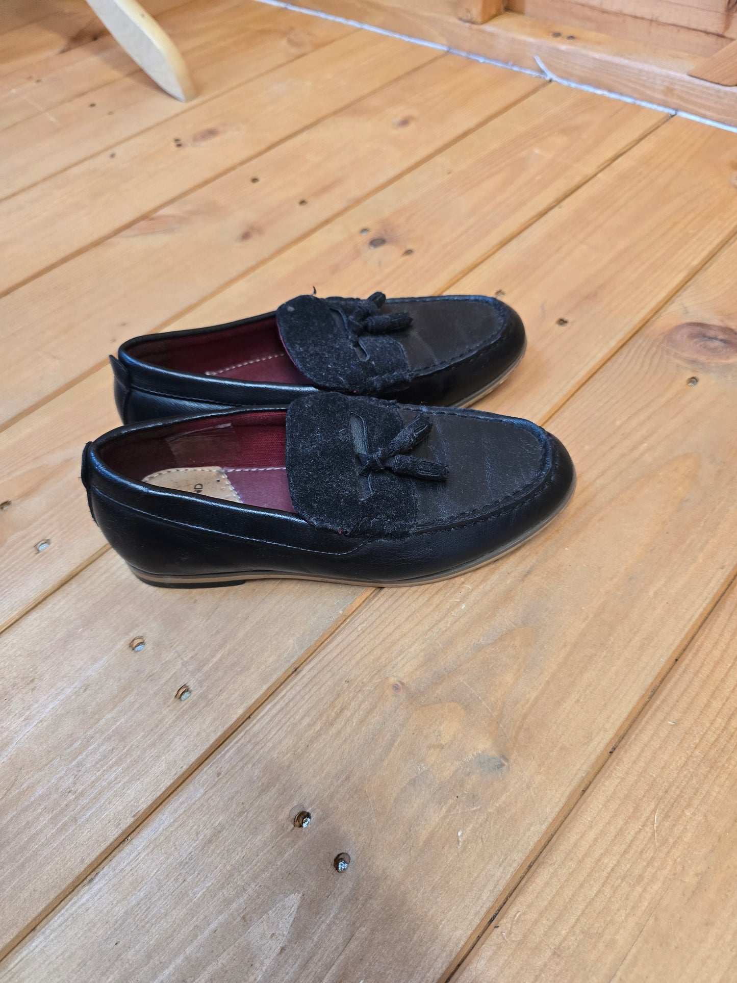 River Island Girls Black Slip-On School Shoes Size 12 – Tassel Detail, Minor Marks on Sole