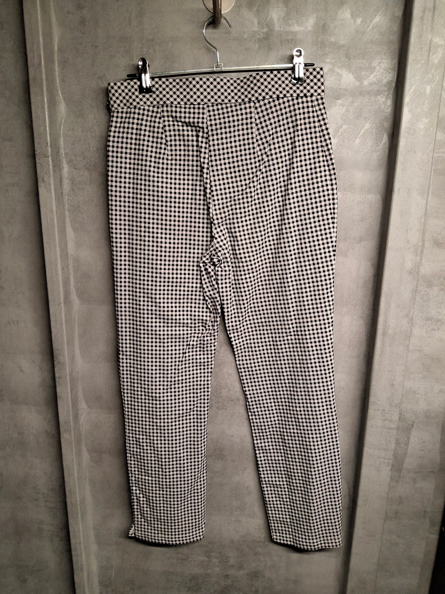 Primark Black & White Gingham Slim Leg Trousers – Size 10 | High Waist, Side Zip, Timeless Print