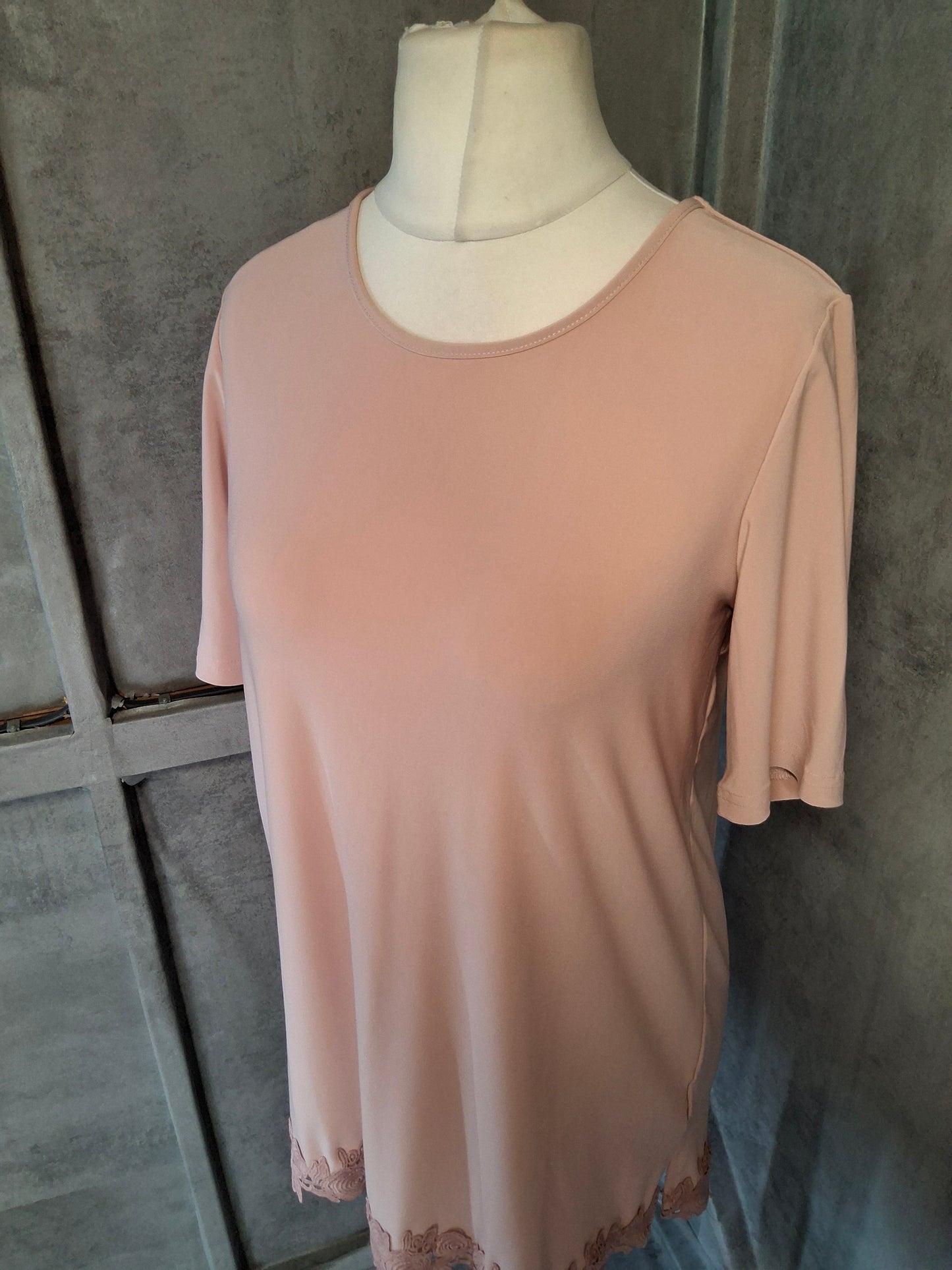 Nina Leonard Dusky Pink Lace Hem Mini Dress / Long Top – Size S (UK size 10/12)