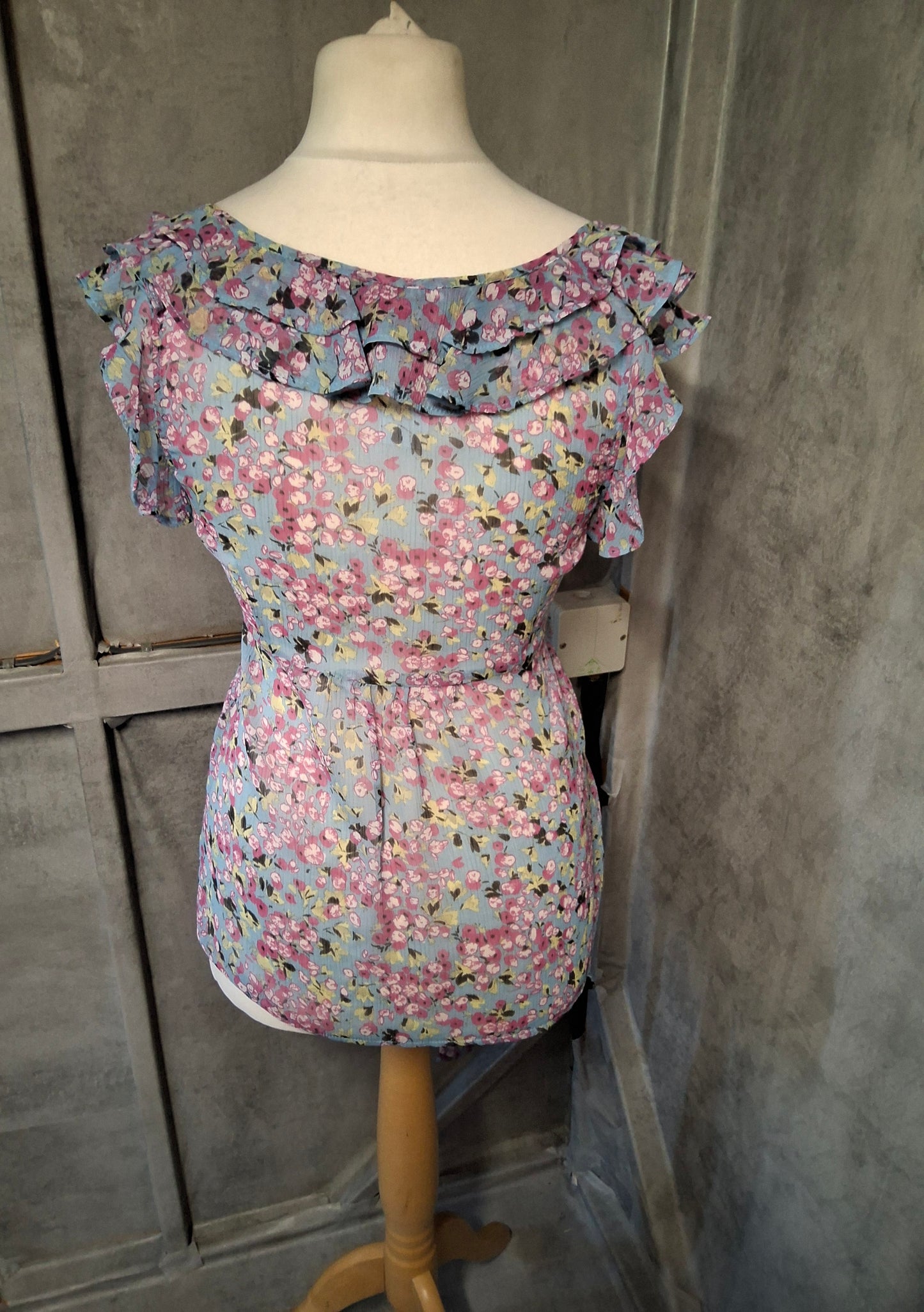 Topshop Floral Frill Sheer Blouse – Size 12