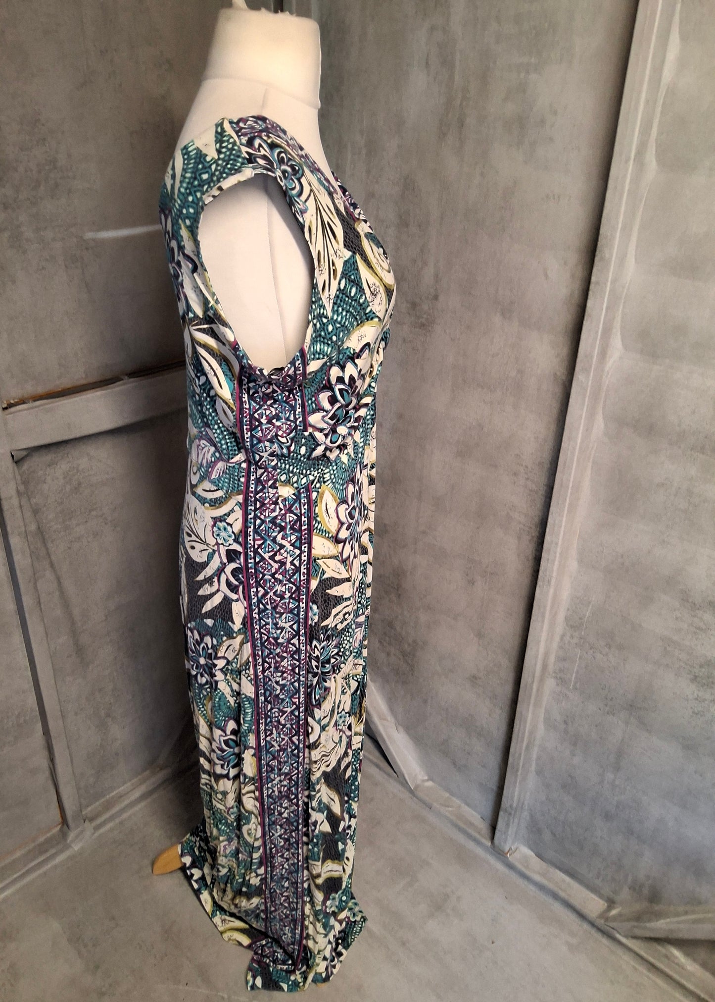 Marks & Spencer Floral & Paisley Twist Front Maxi Dress – Size 18