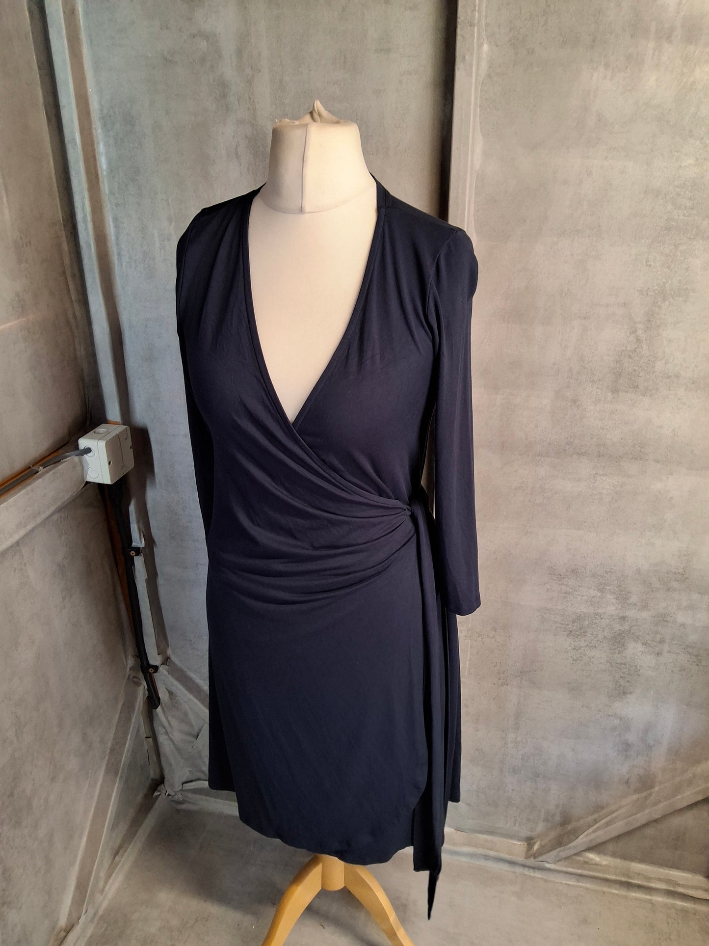 Mauvette Navy Wrap Bodycon Midi Dress β Size 10 β Viscose Chic